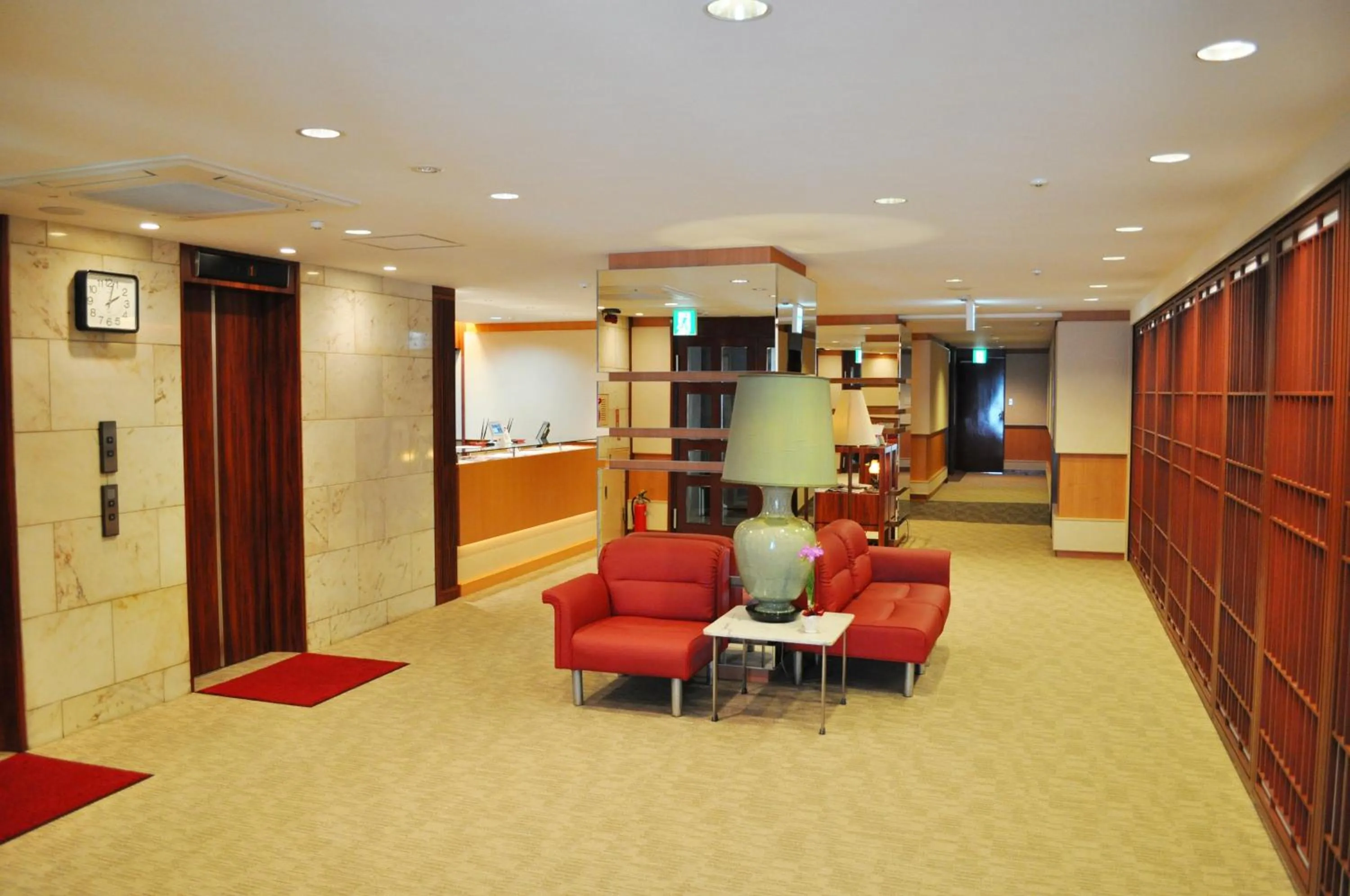 Lobby or reception in Hotel Sunroute Kumamoto