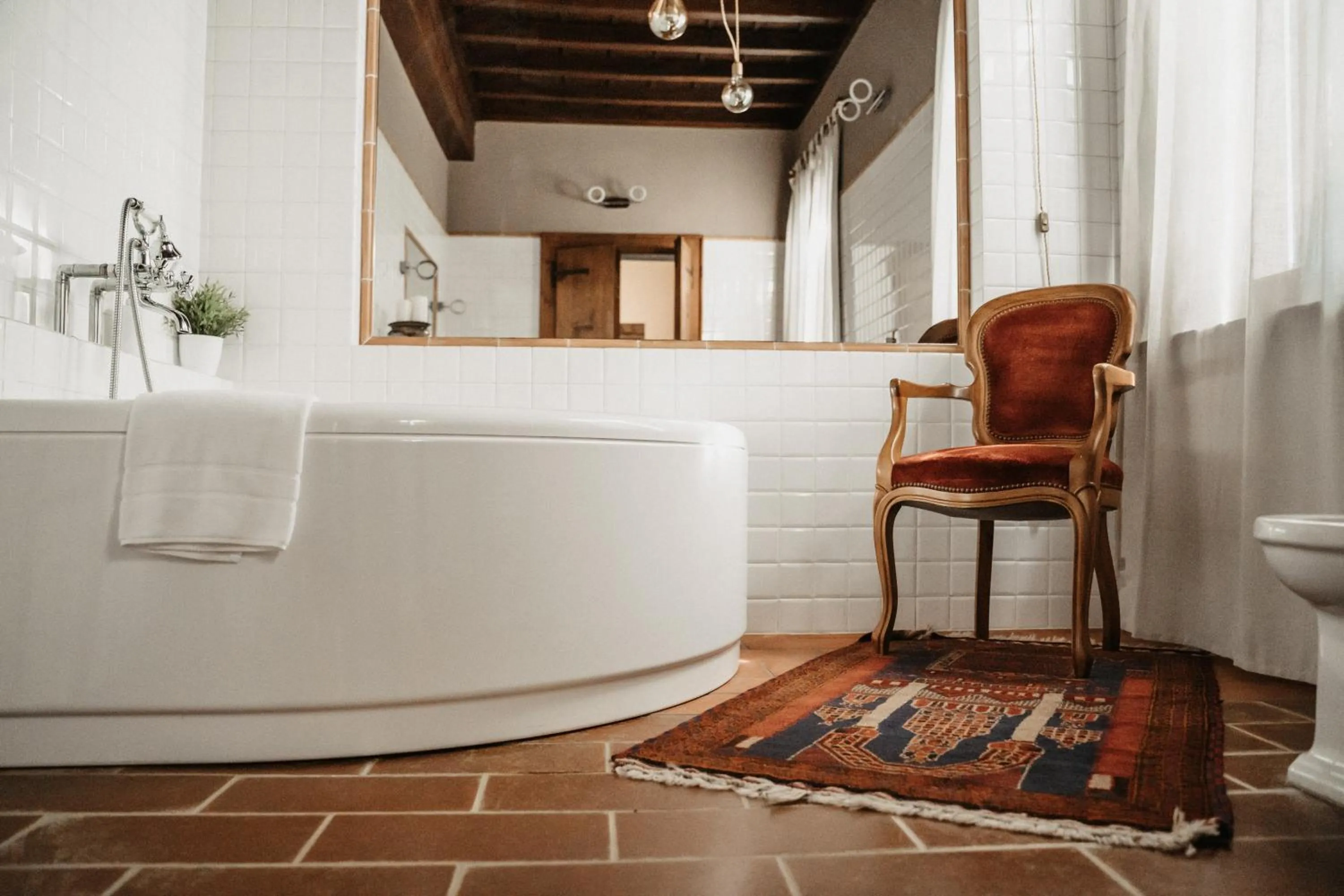 Hot Tub in La Celeste Galeria