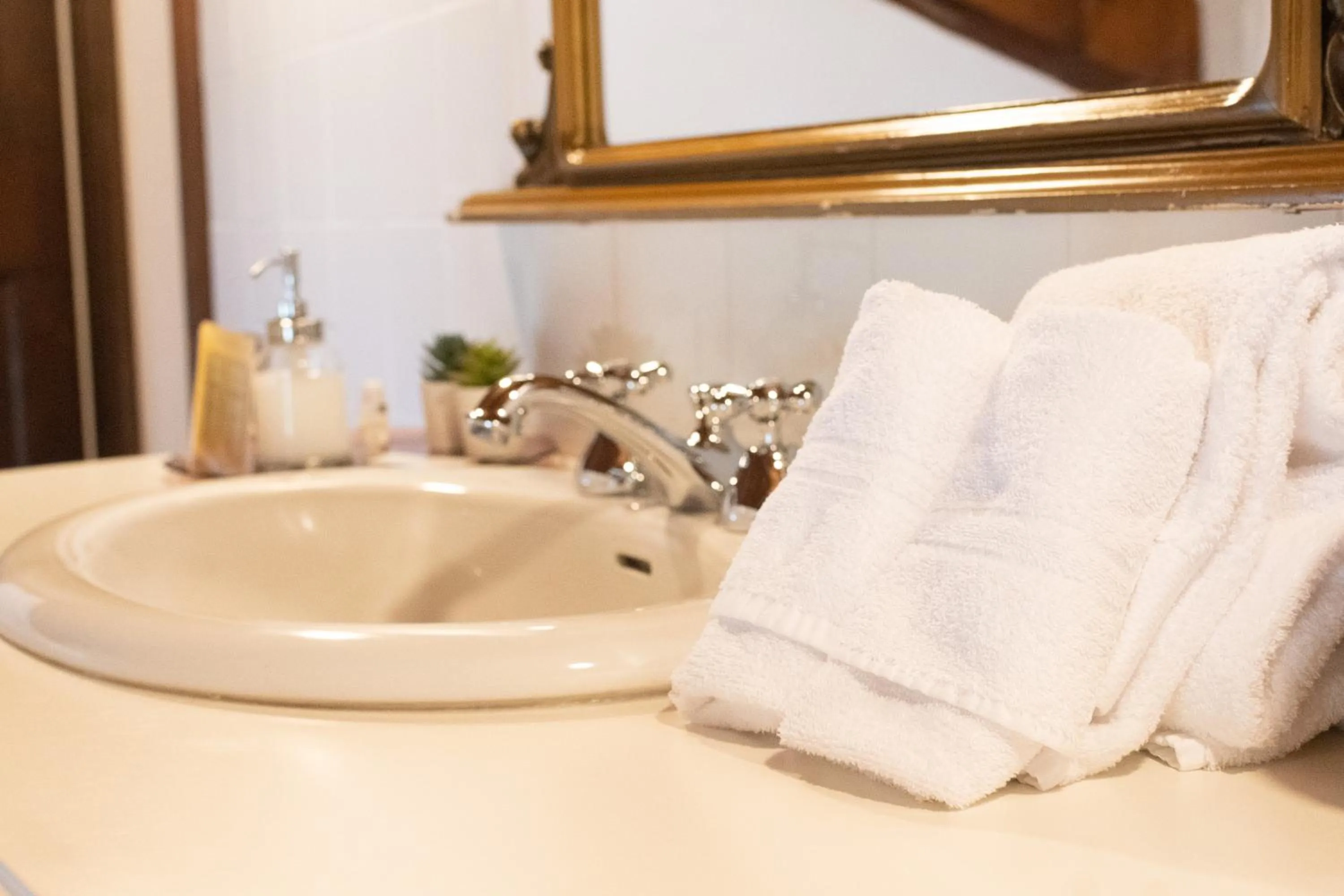 Bathroom in La Celeste Galeria