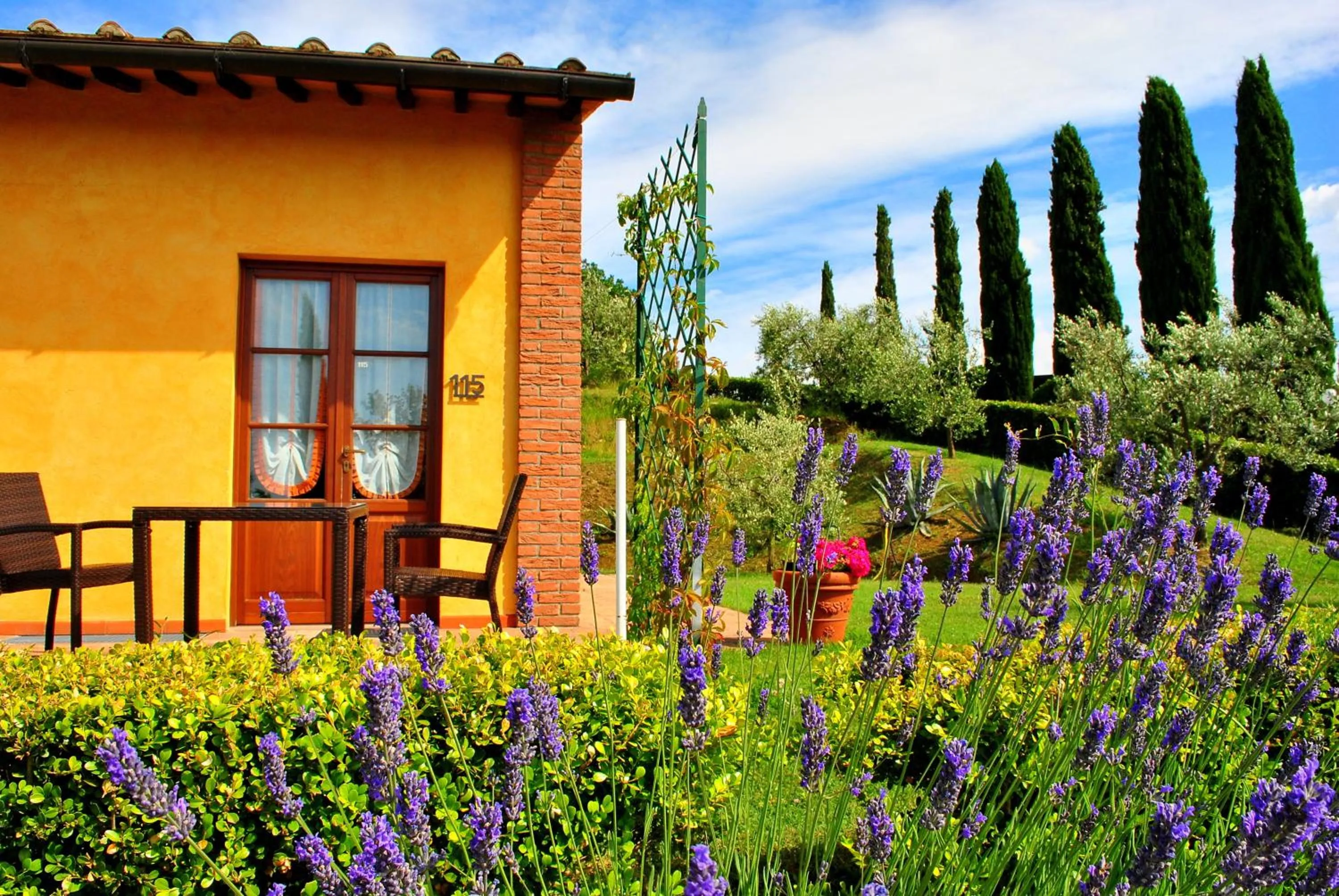 Facade/entrance in Borgo Di Collelungo