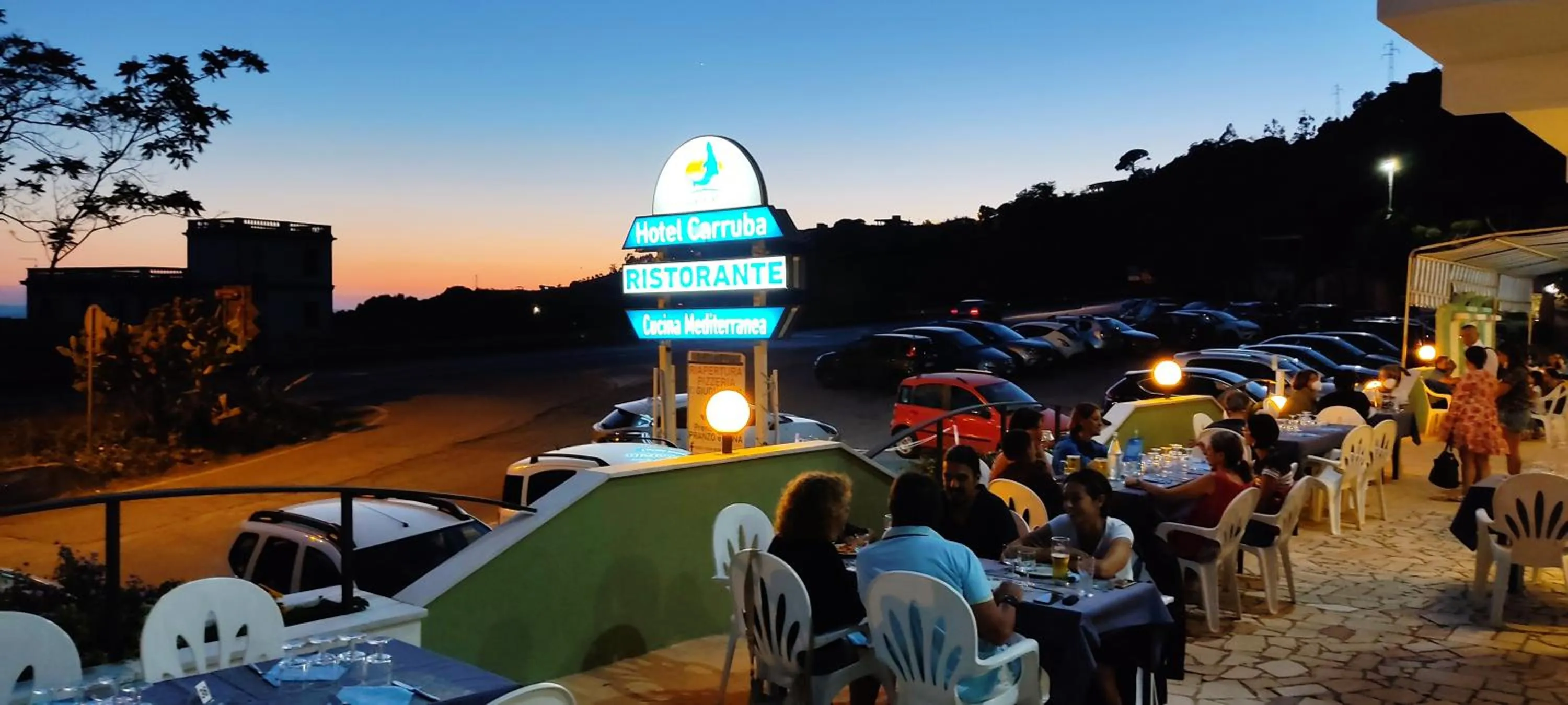 People in Hotel La Carruba