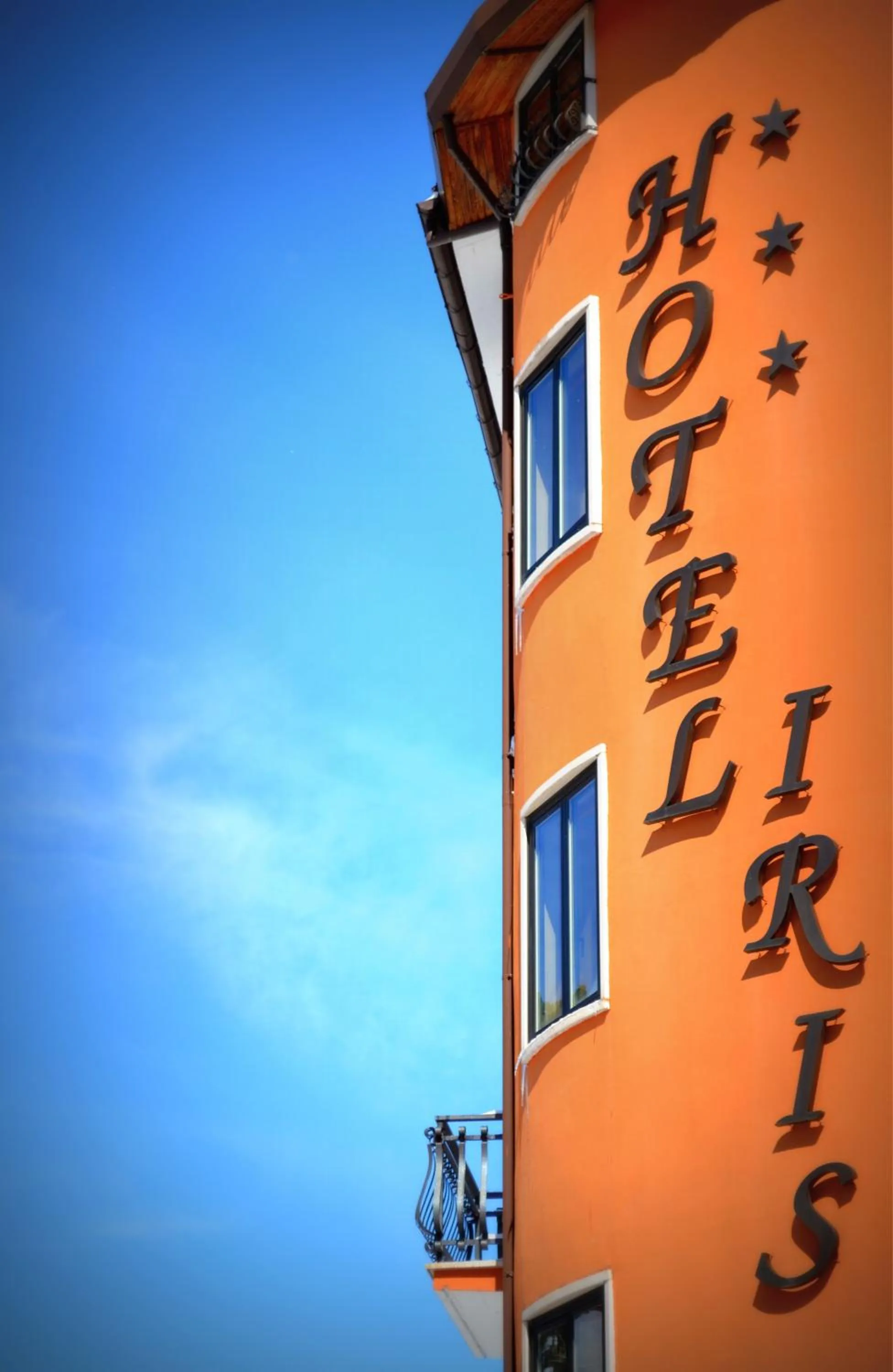 Property building in Hotel Iris