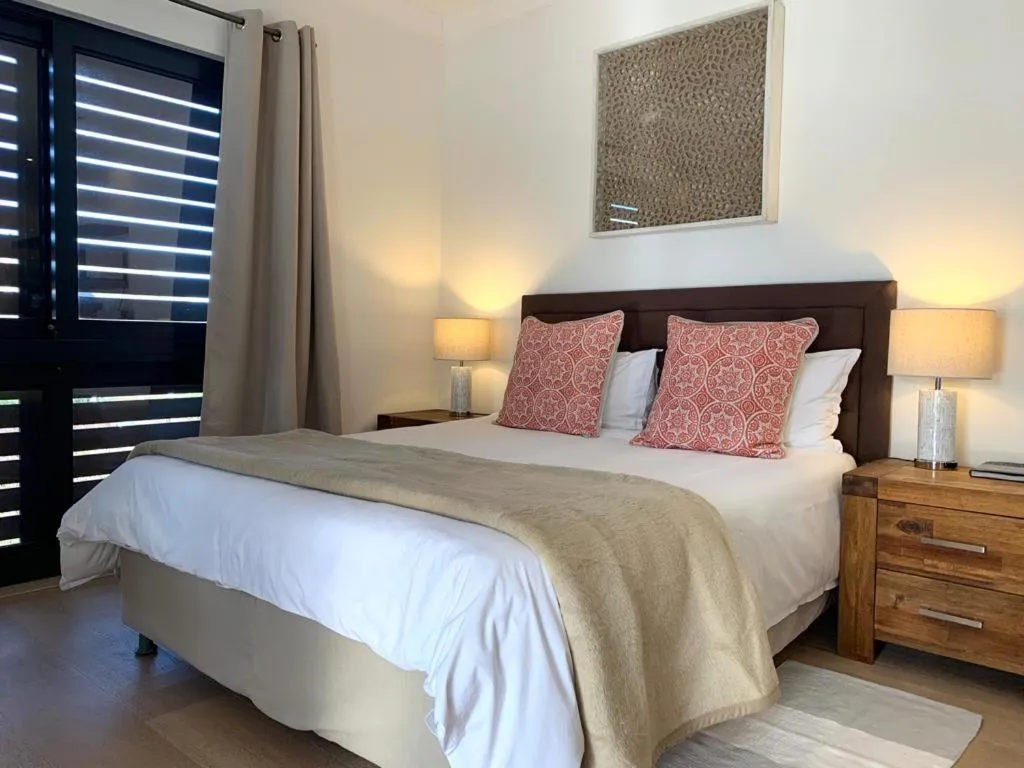 Bedroom, Bed in Anchor's Rest