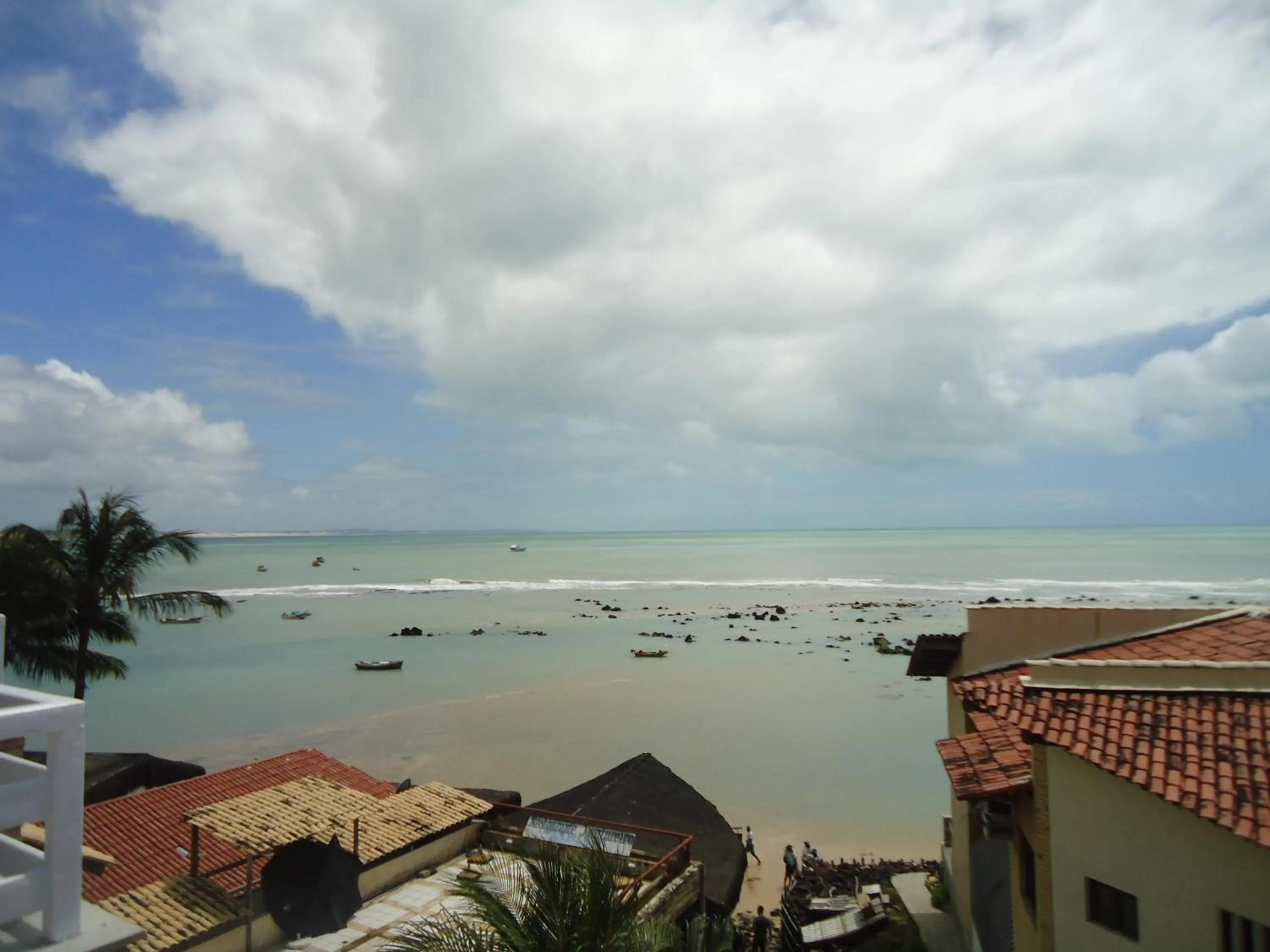 Beach in Flat Pipa's Bay 221
