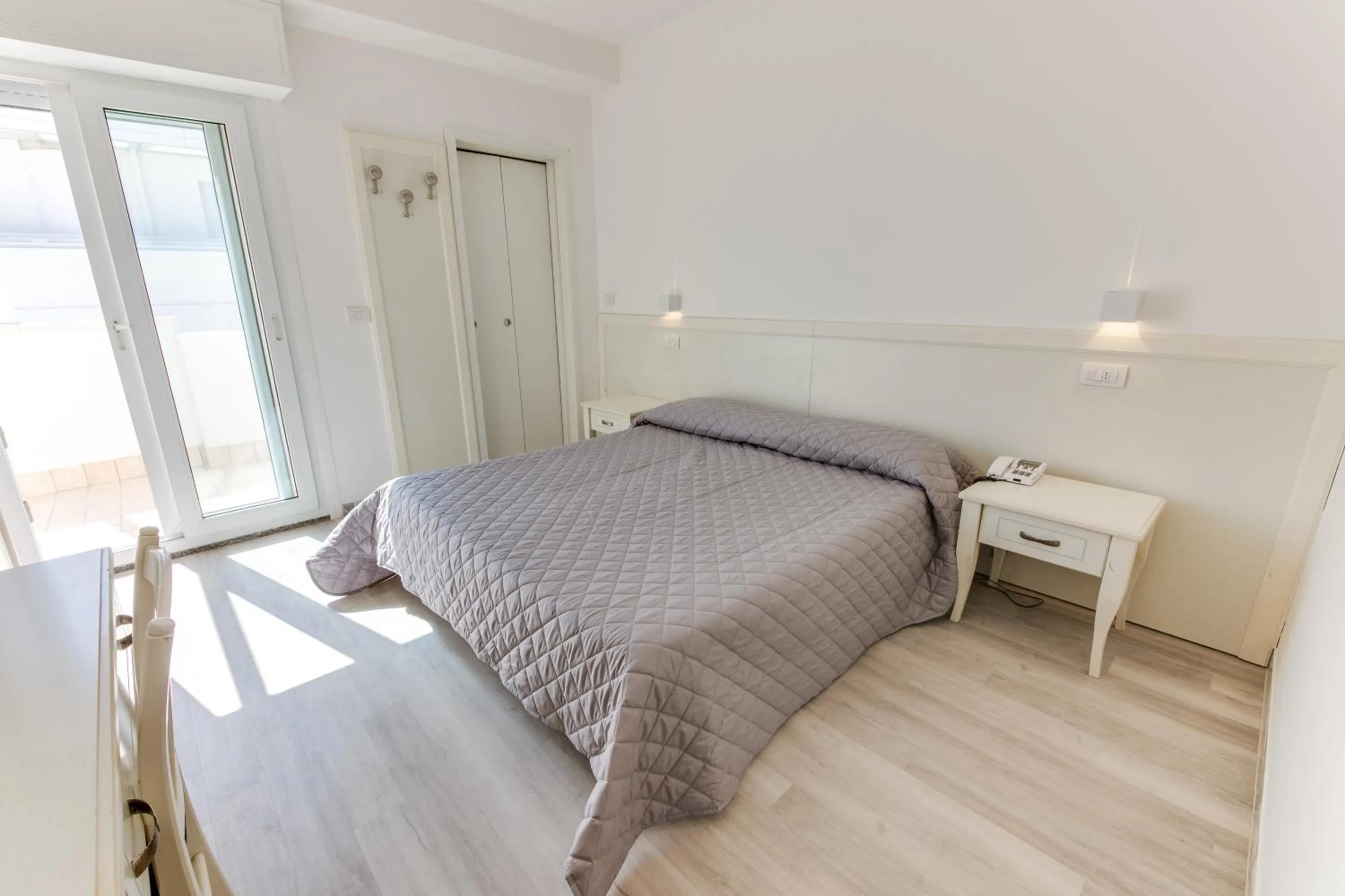 Bed in MARITTIMO Riccione - Hotel Clipper FRONTE MARE