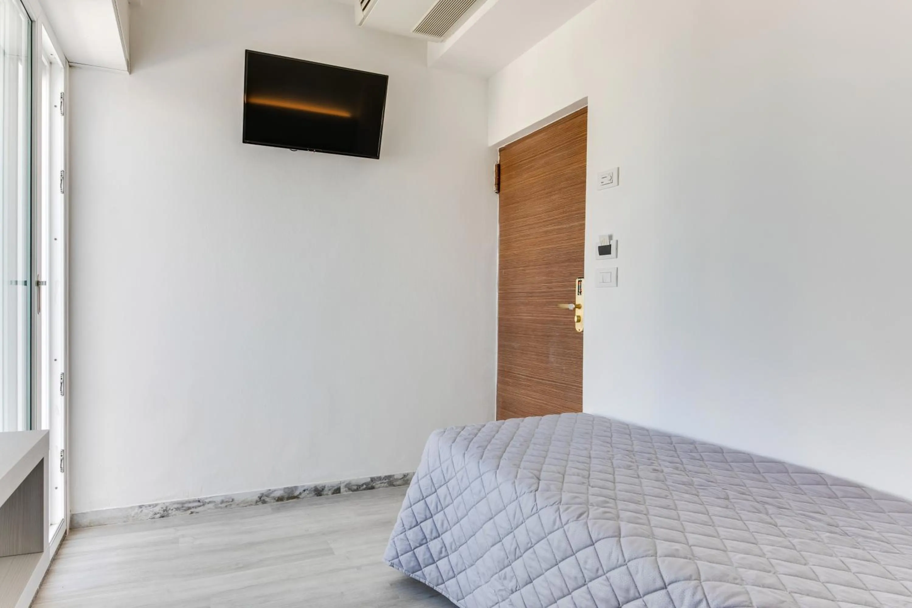 Bed in MARITTIMO Riccione - Hotel Clipper FRONTE MARE