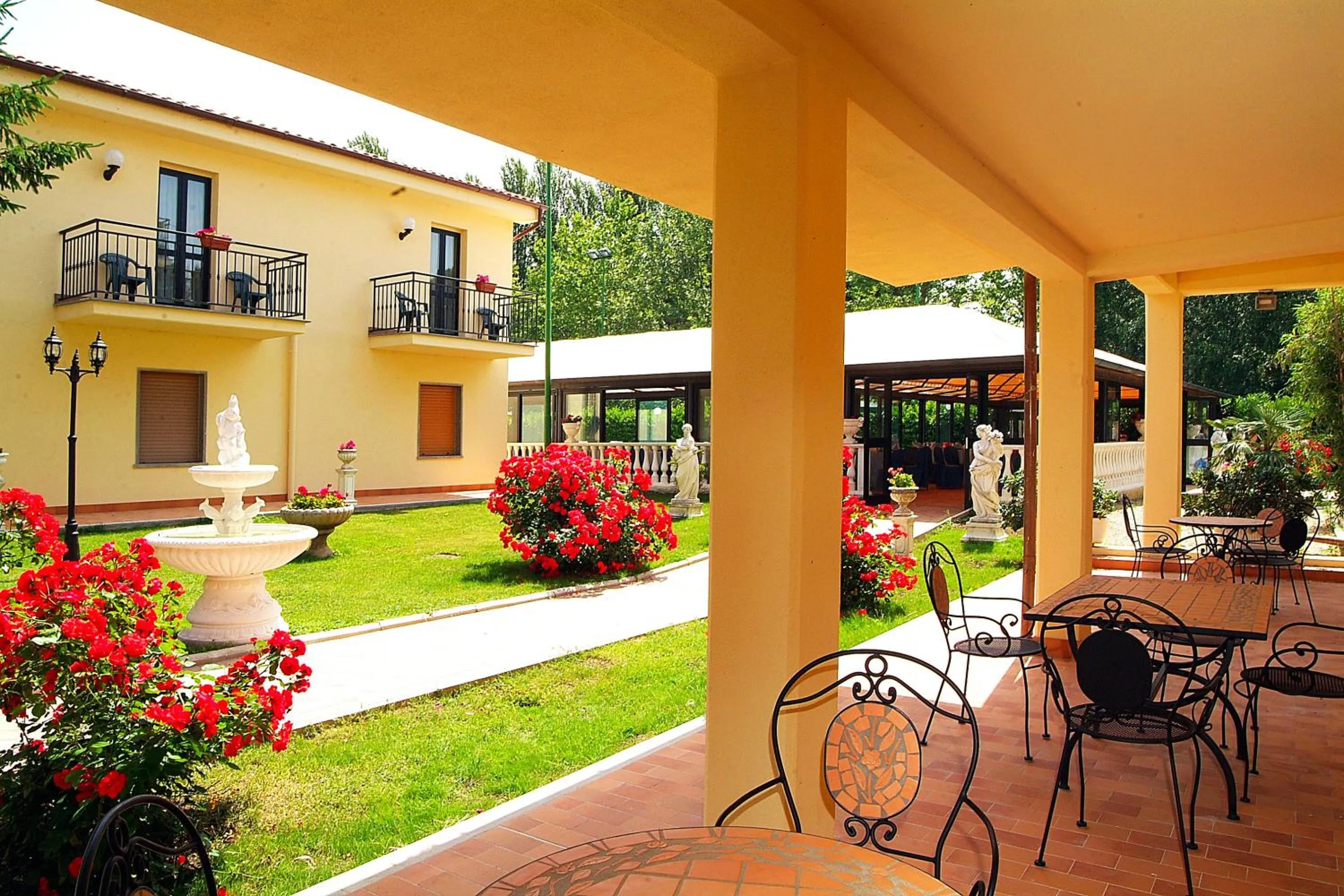 Balcony/Terrace in Le Naiadi Park Hotel Sul Lago