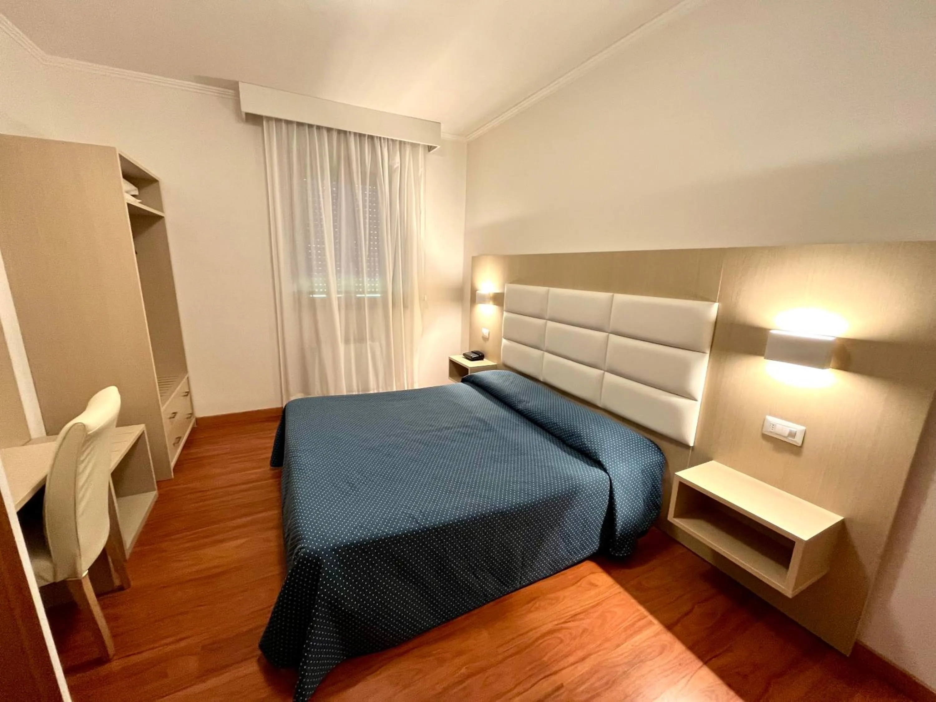 Bed in Le Naiadi Park Hotel Sul Lago