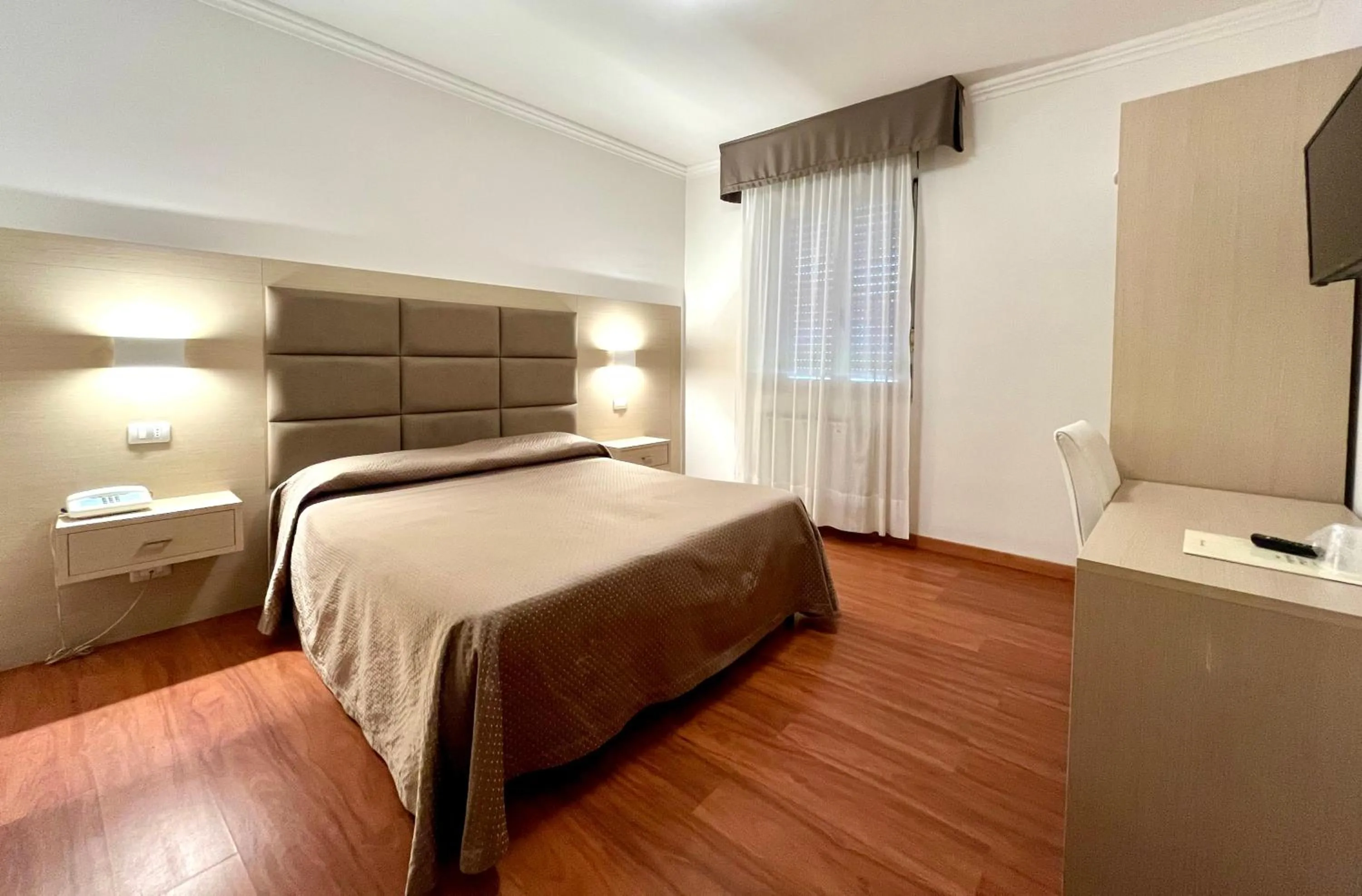 Bed in Le Naiadi Park Hotel Sul Lago