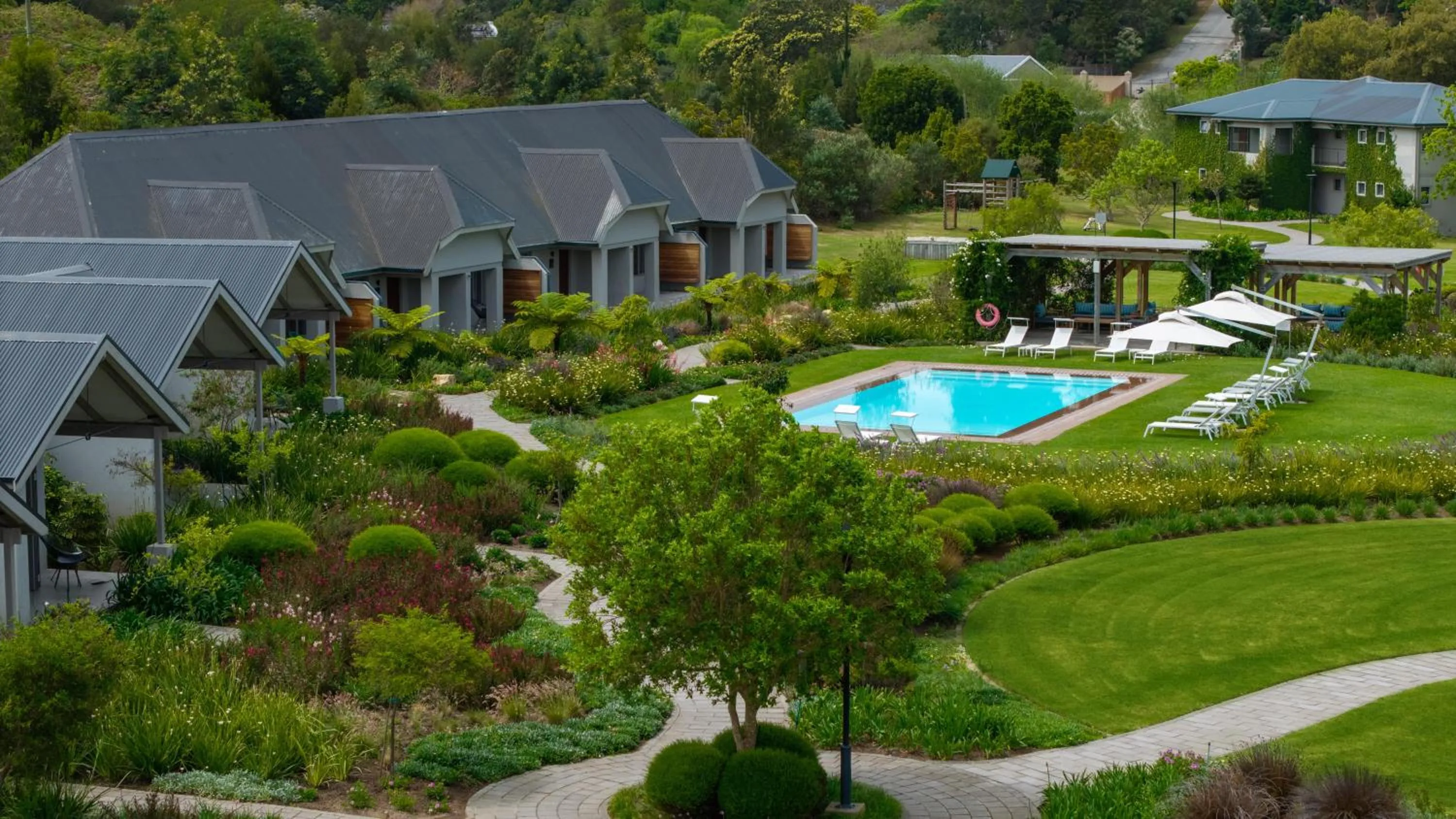 Property building in Knysna Hollow Country Estate