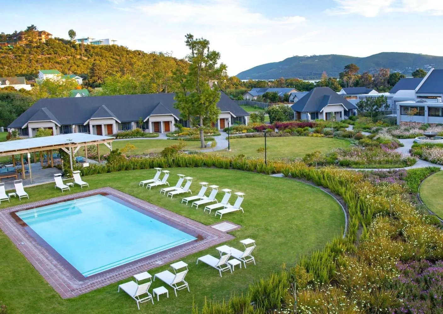 Property building in Knysna Hollow Country Estate