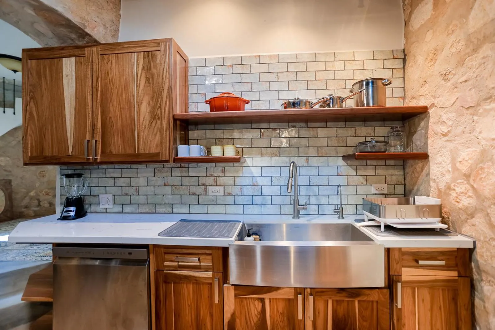 Kitchen or kitchenette in Sattva Land