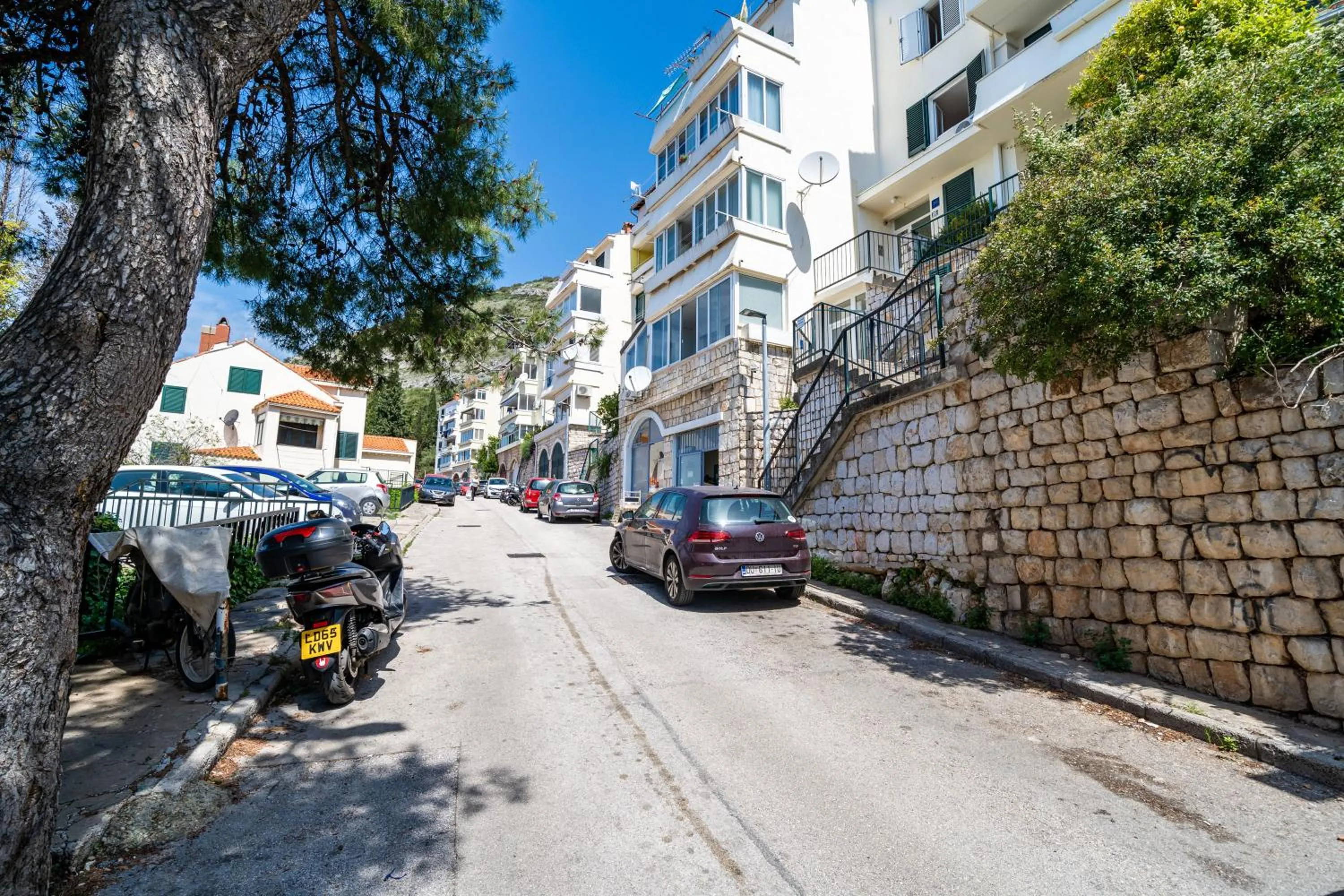 Parking in Apartment Bakus