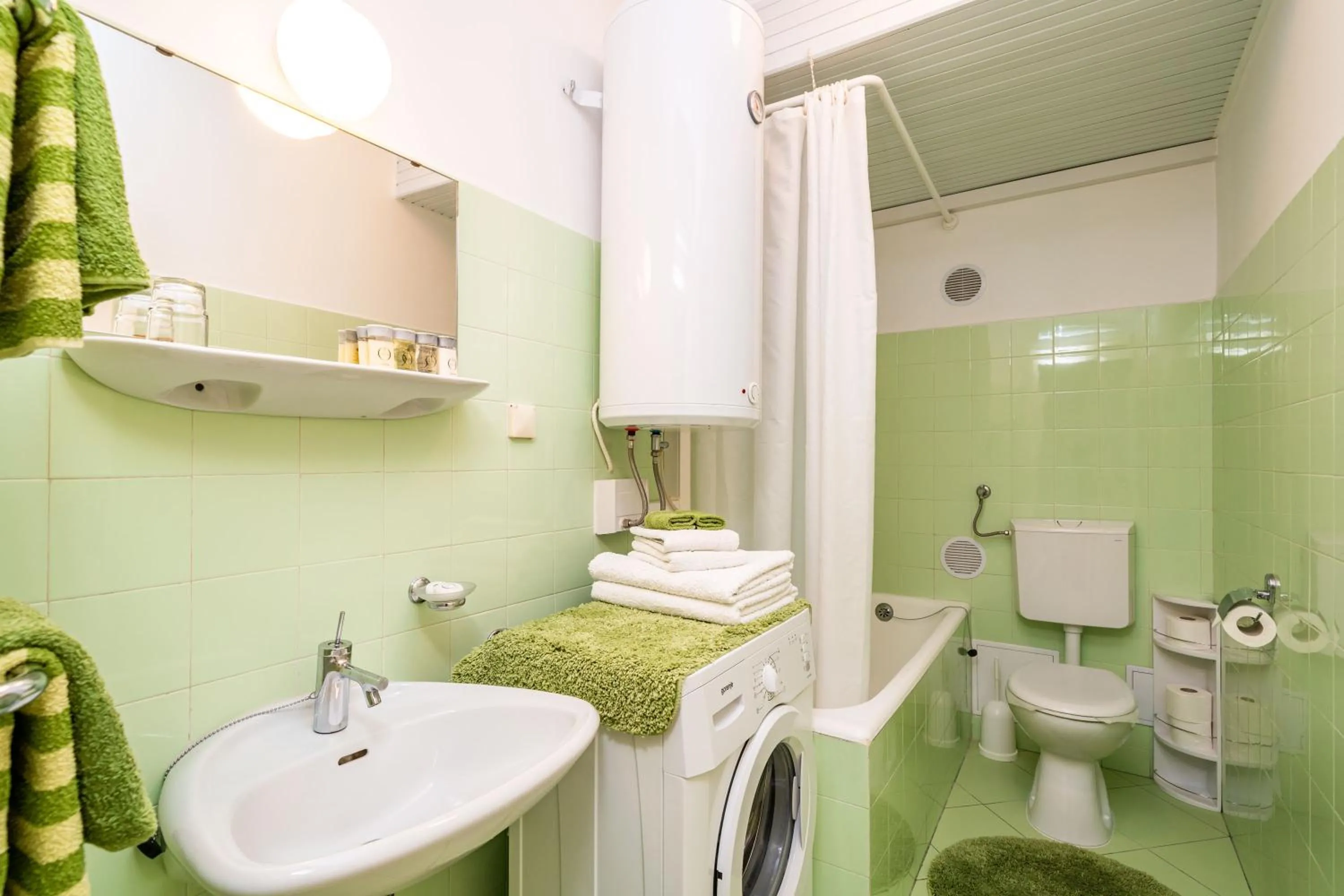 Shower in Apartment Bakus