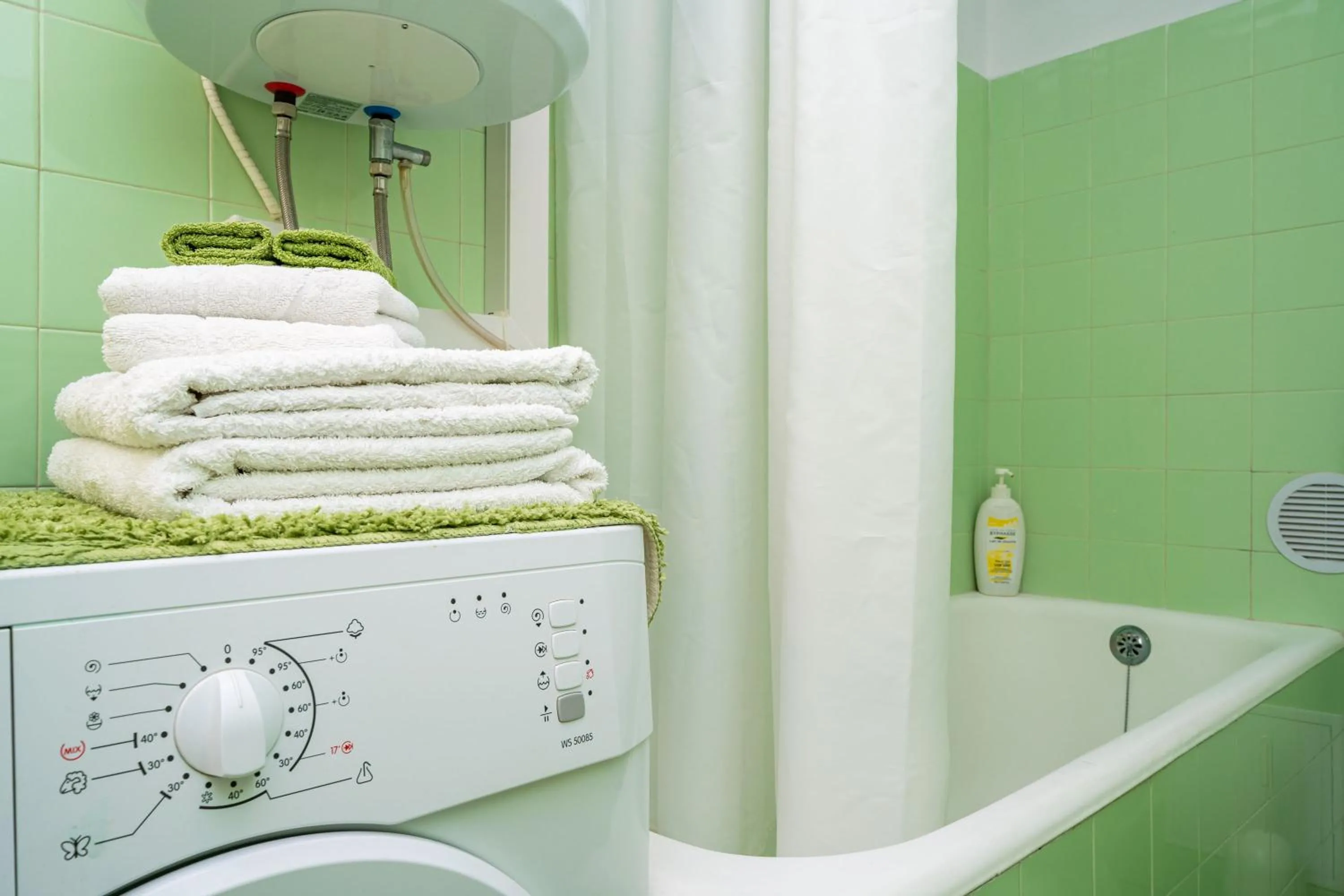 Shower in Apartment Bakus