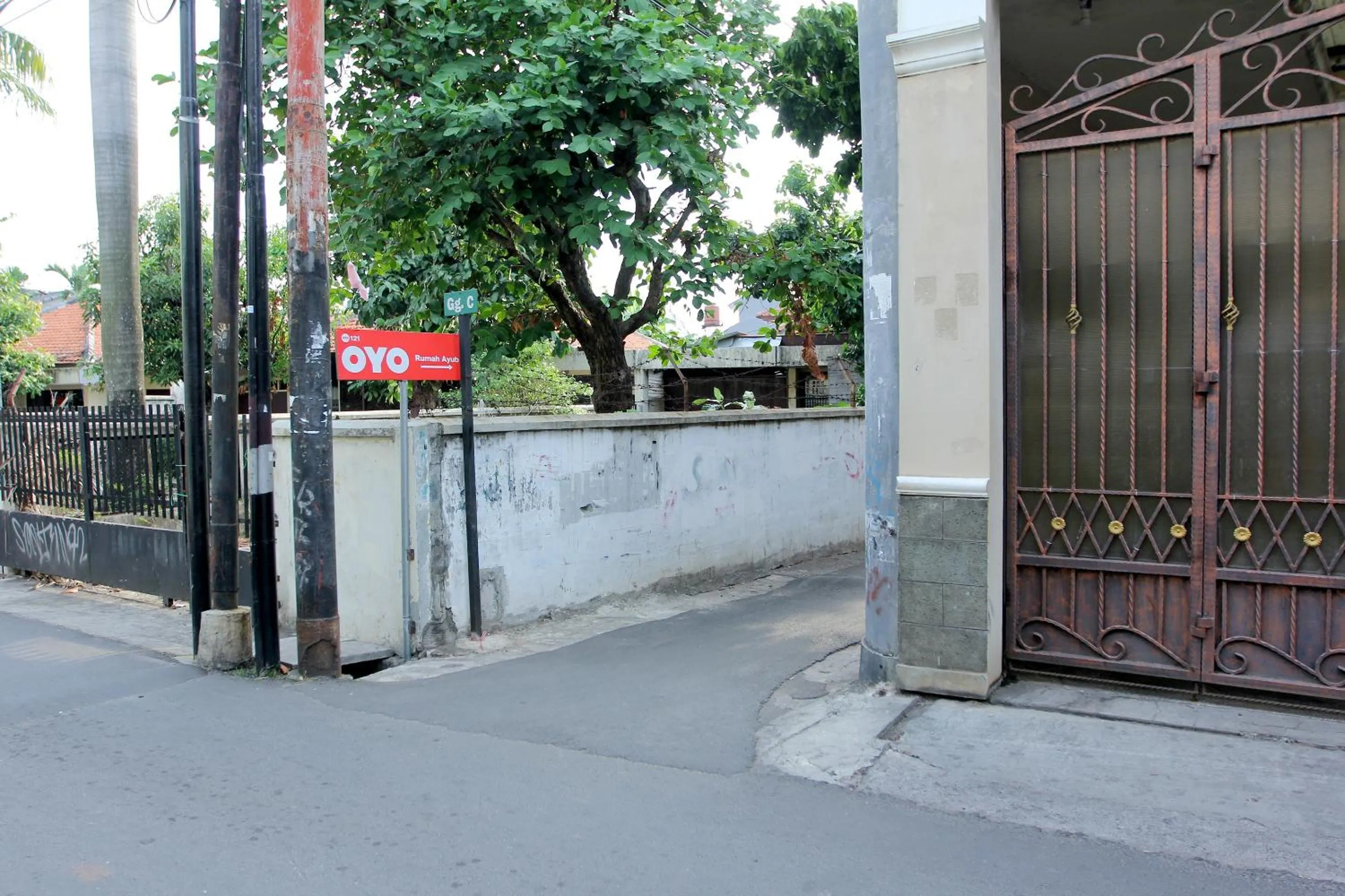 Facade/entrance in Hotel O Rumah Ayub Syariah