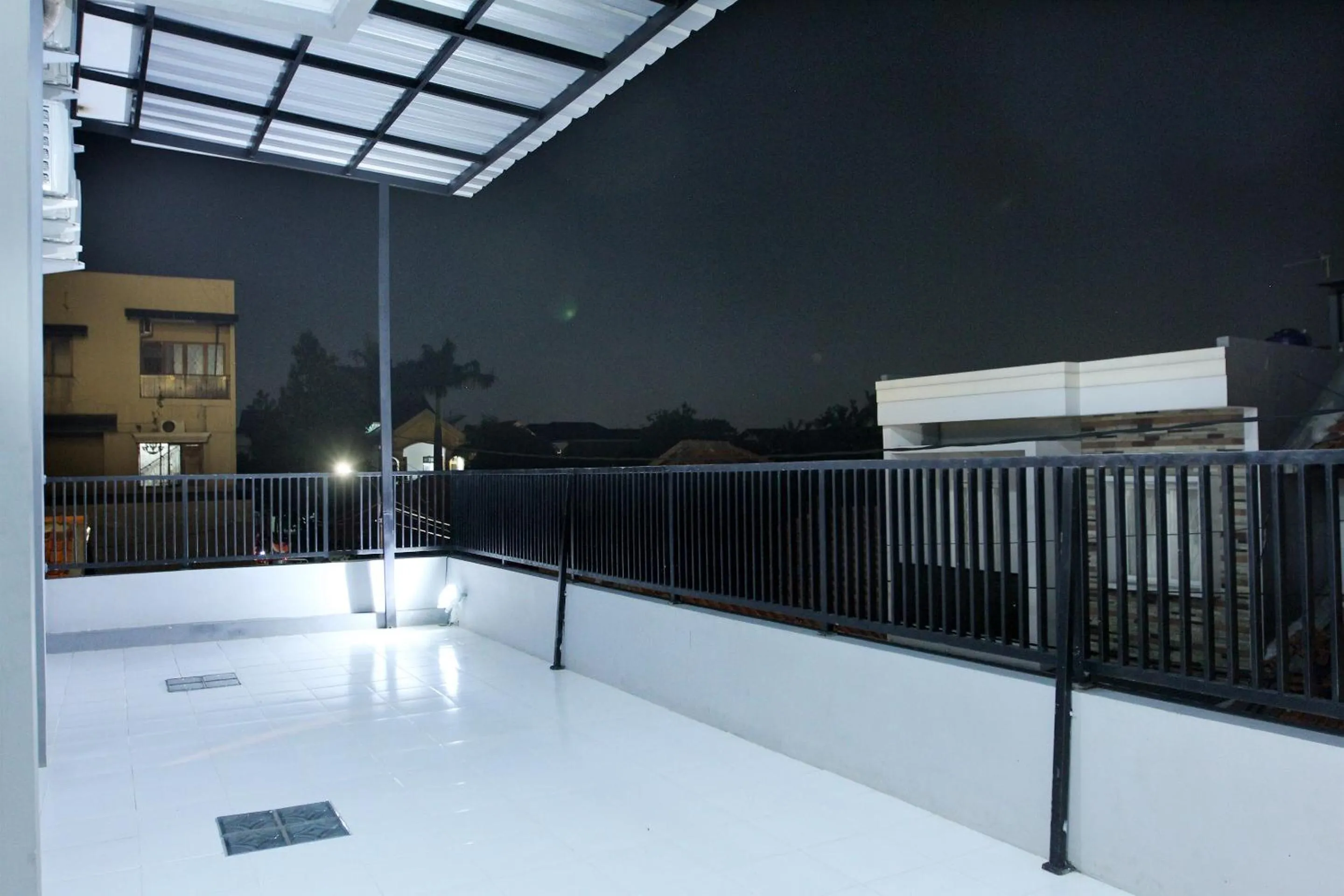Balcony/Terrace in Hotel O Rumah Ayub Syariah