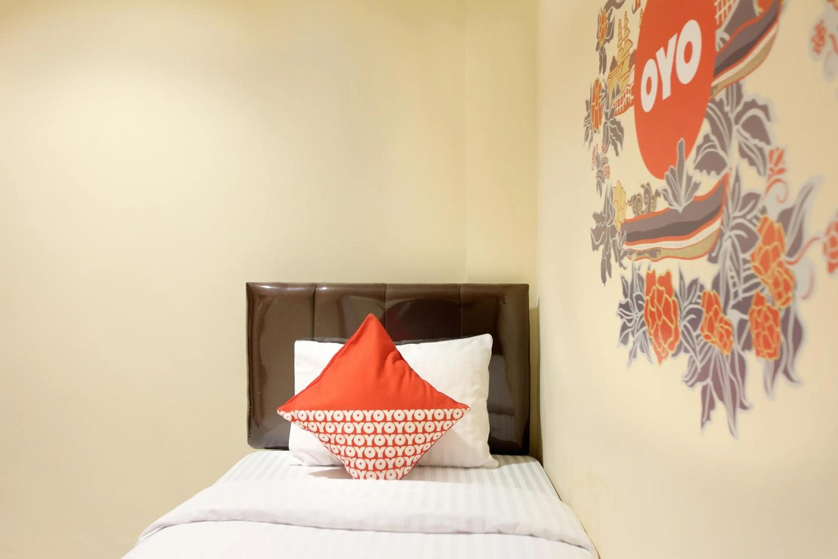 Bedroom, Bed in Hotel O Rumah Ayub Syariah