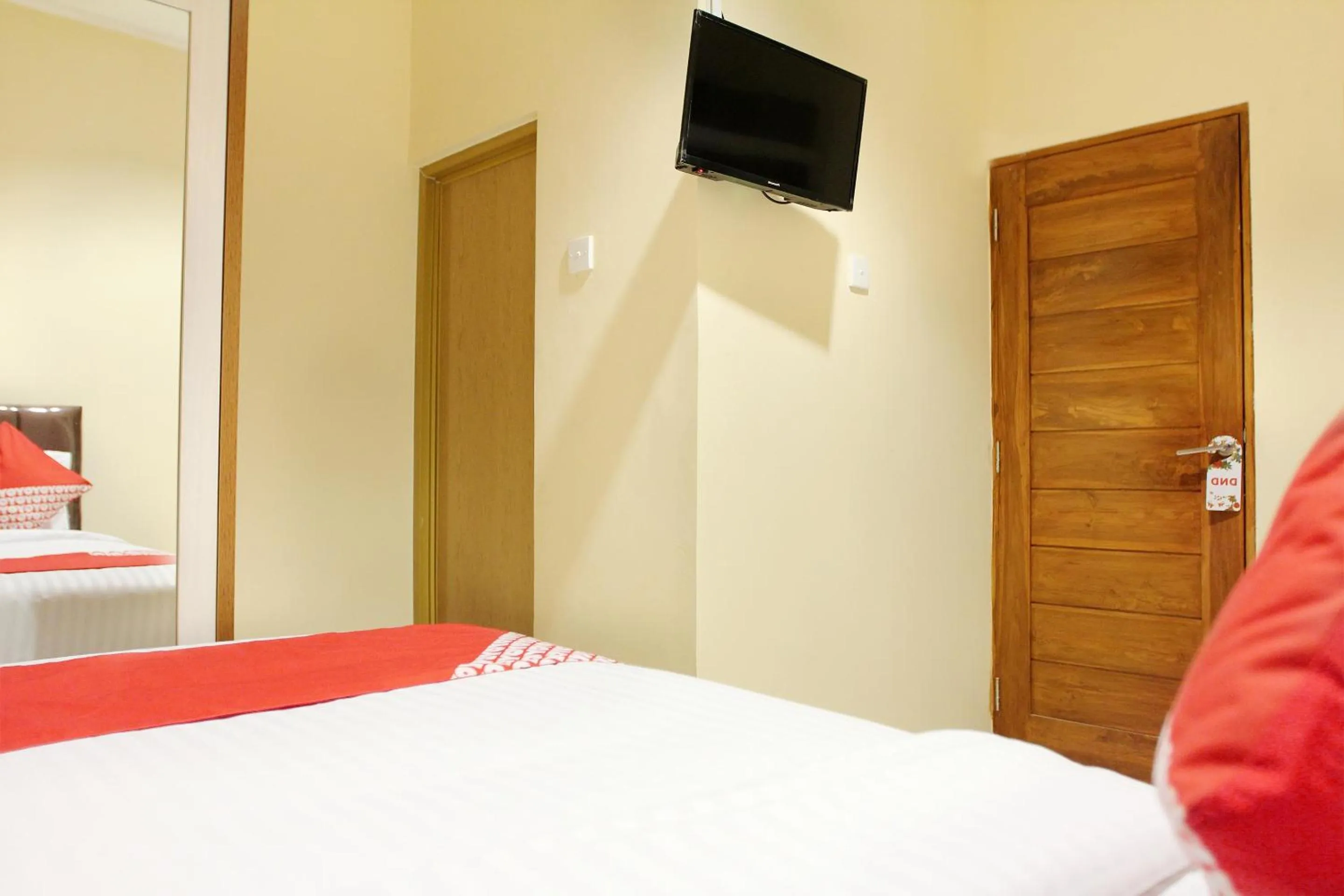 Bedroom, Bed in Hotel O Rumah Ayub Syariah