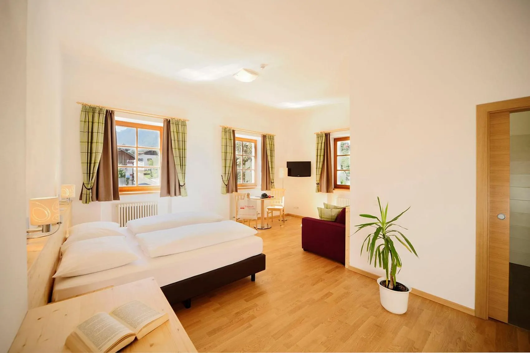 Photo of the whole room, Bed in Hotel Masatsch