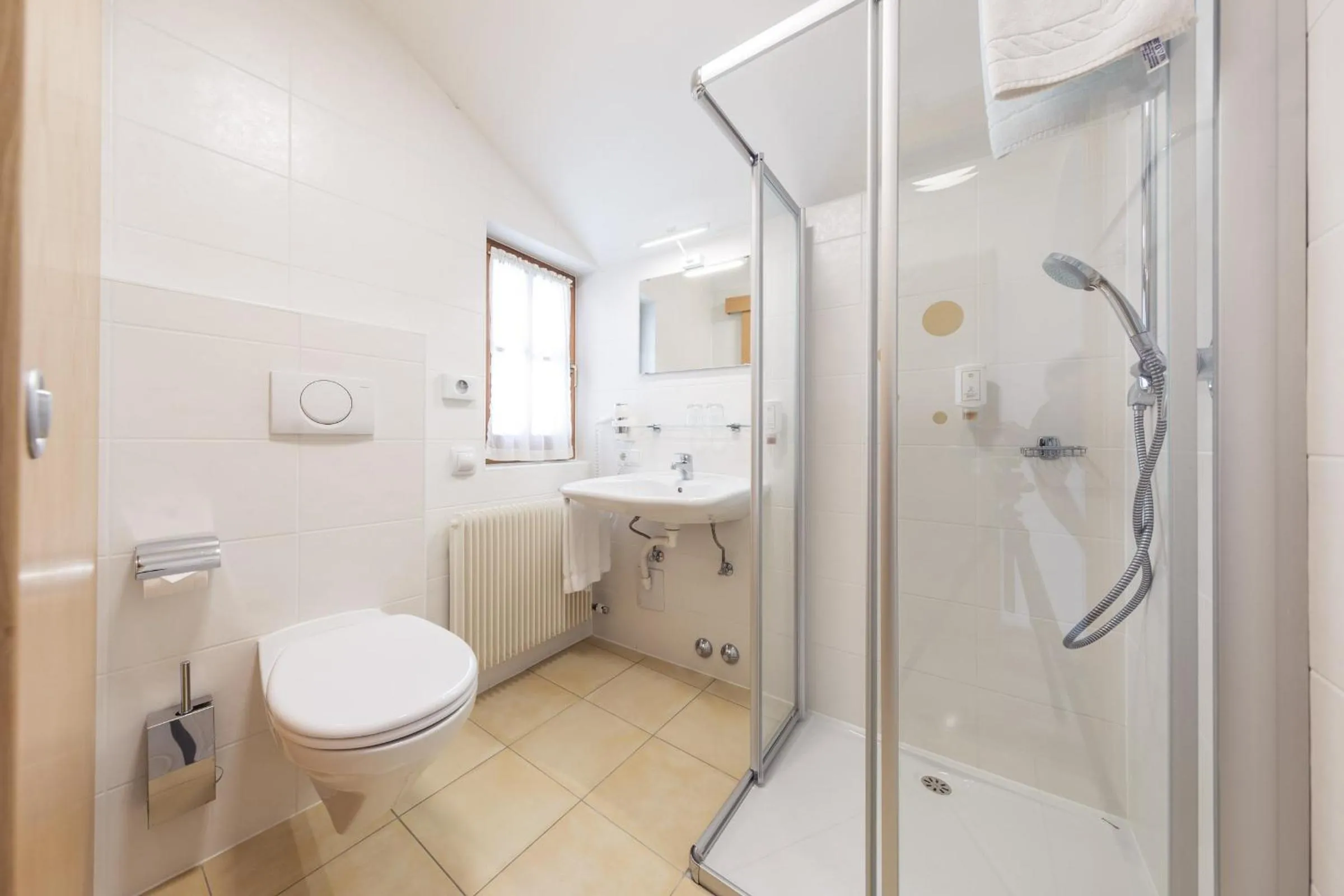 Shower in Hotel Masatsch