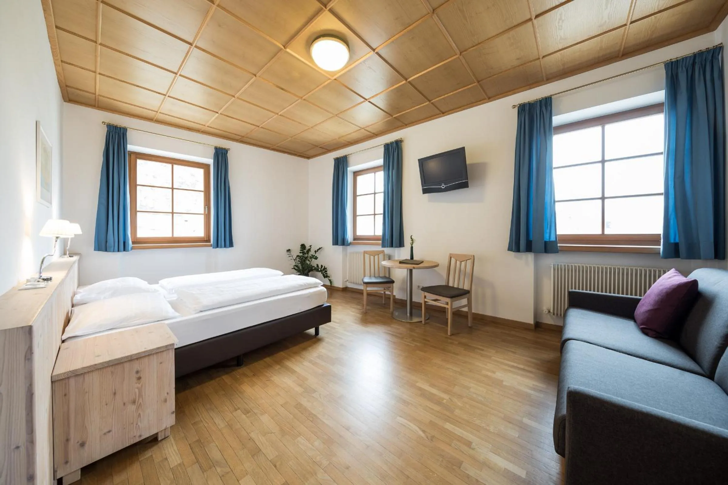 Photo of the whole room, Bed in Hotel Masatsch
