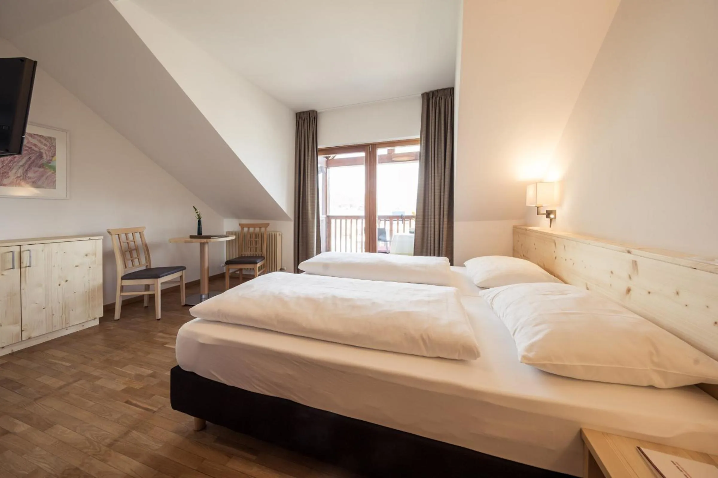 Photo of the whole room, Bed in Hotel Masatsch