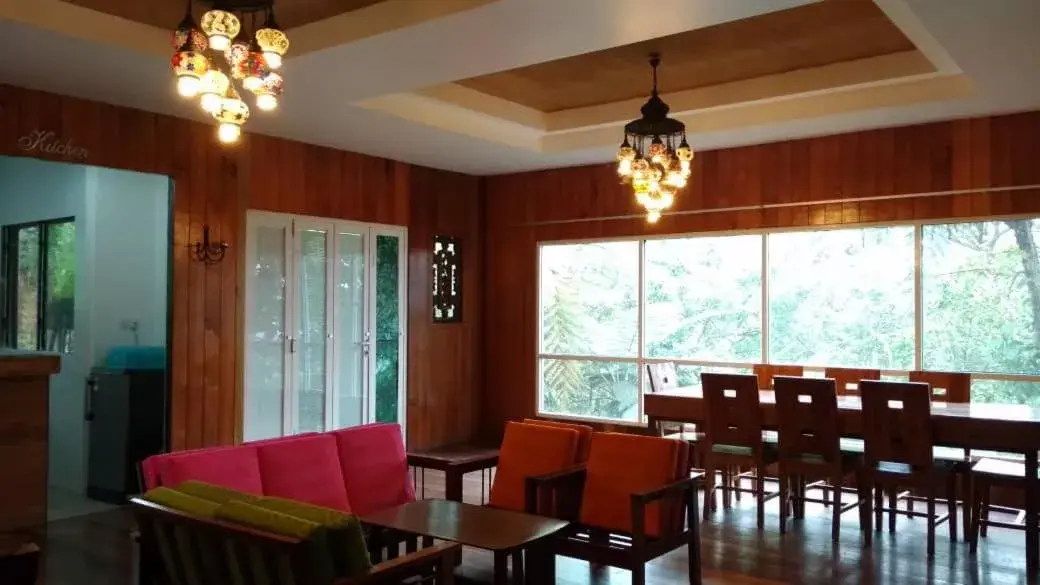 Living room, Restaurant/Places to Eat in Ayana Holiday Resort