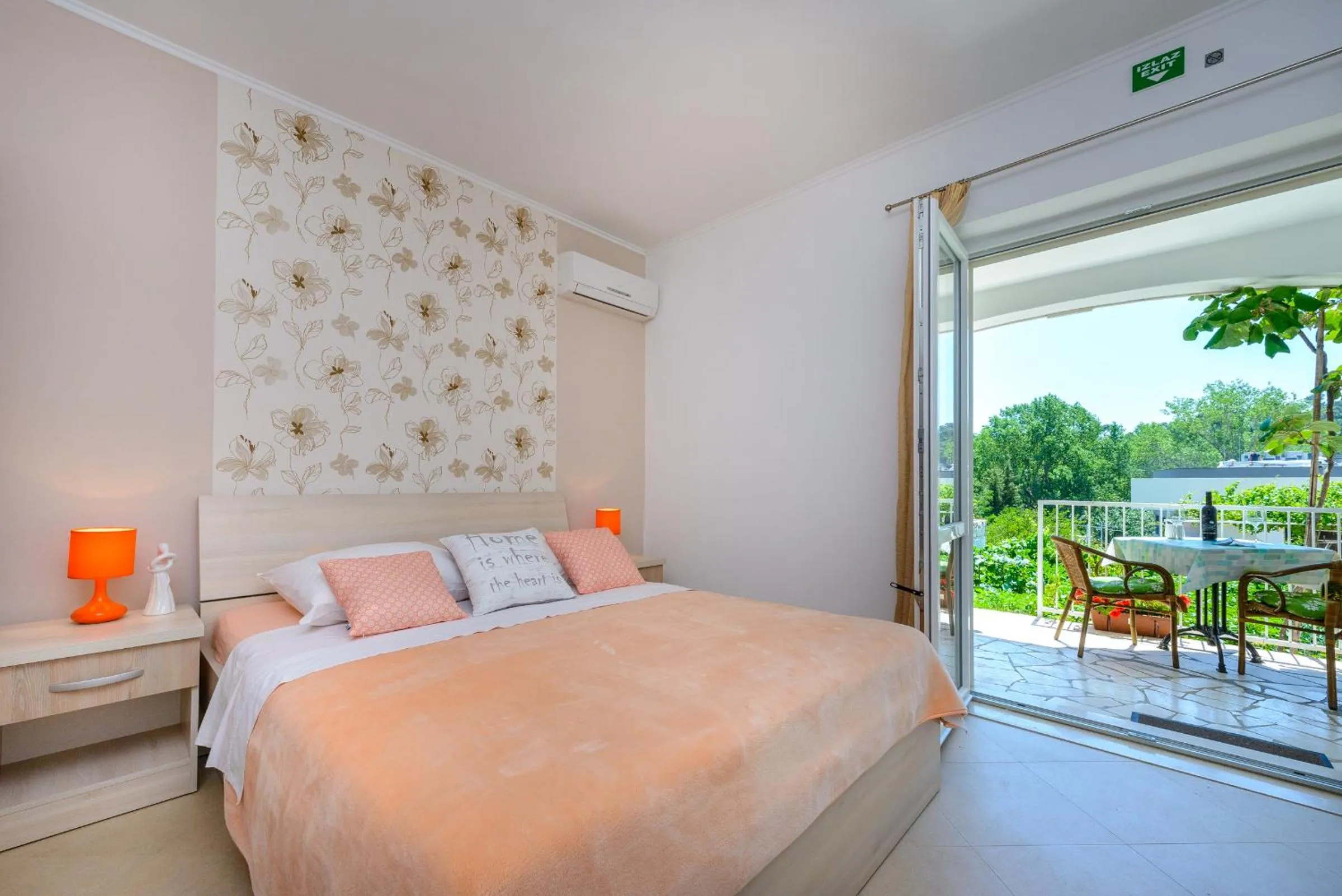 Bed in Villa Ive