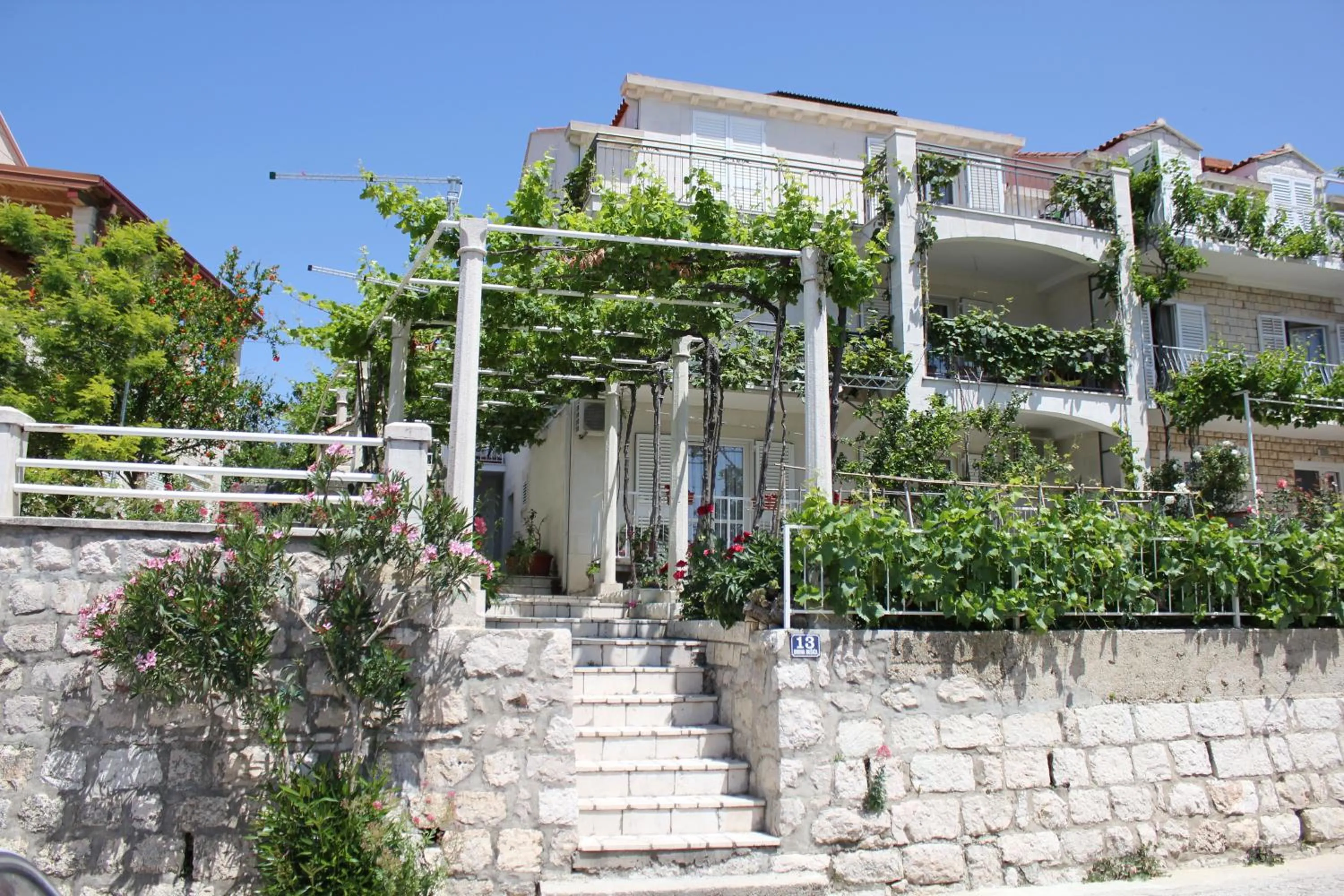 Facade/entrance in Villa Ive