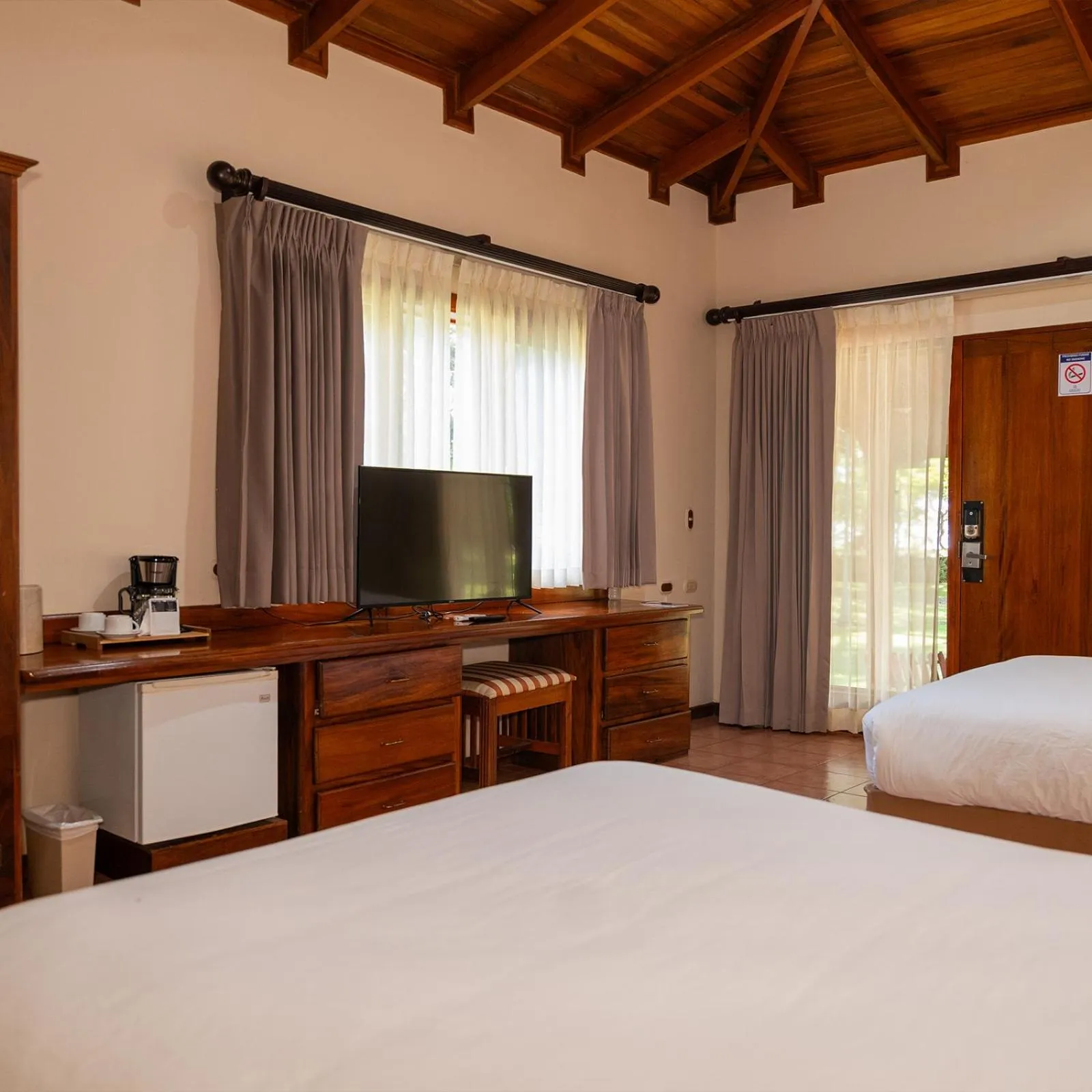 Communal lounge/ TV room, Bed in CC Beach Front Papagayo All Inclusive