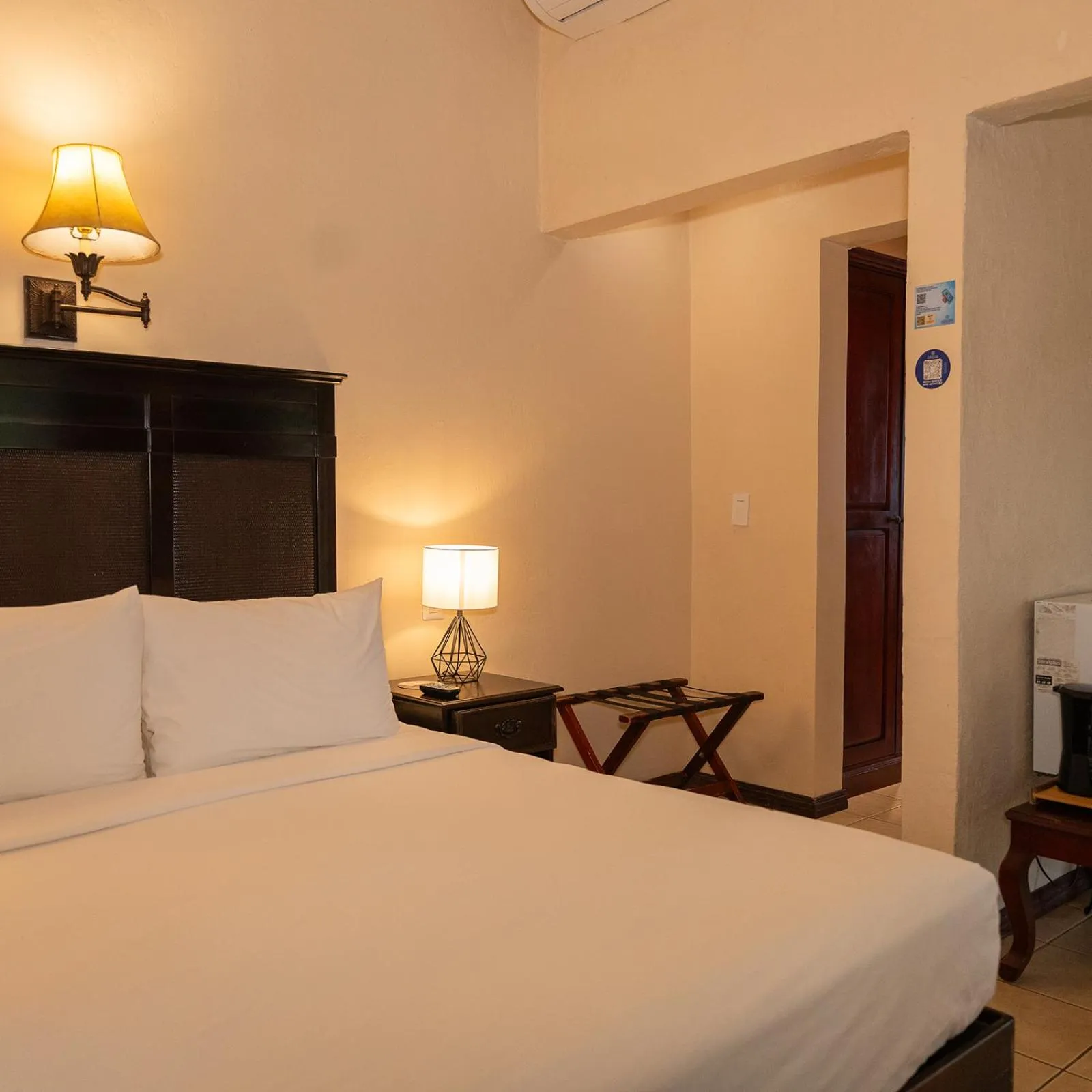 Bed in CC Beach Front Papagayo All Inclusive