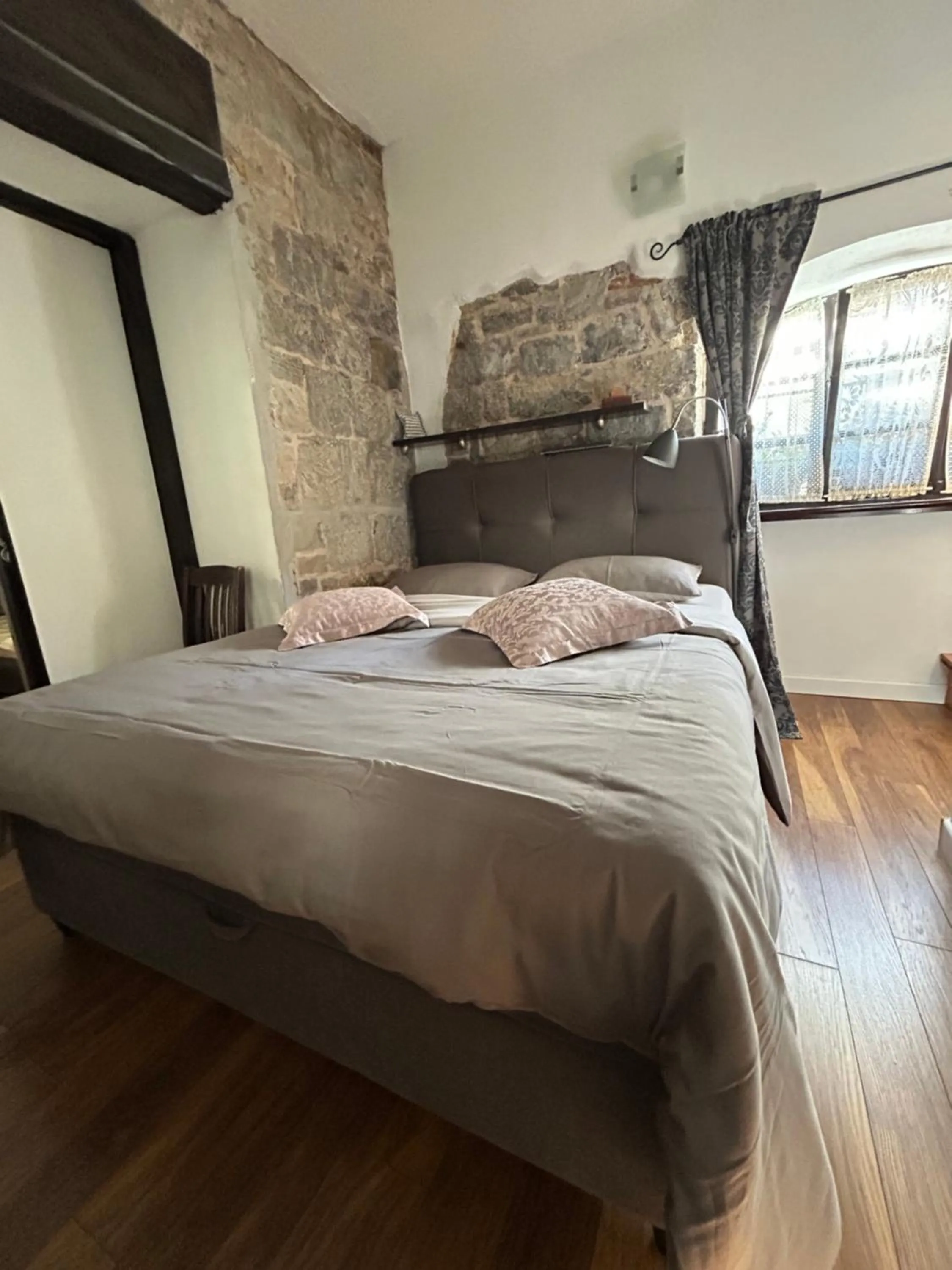 One-Bedroom Apartment in Elena Rooms