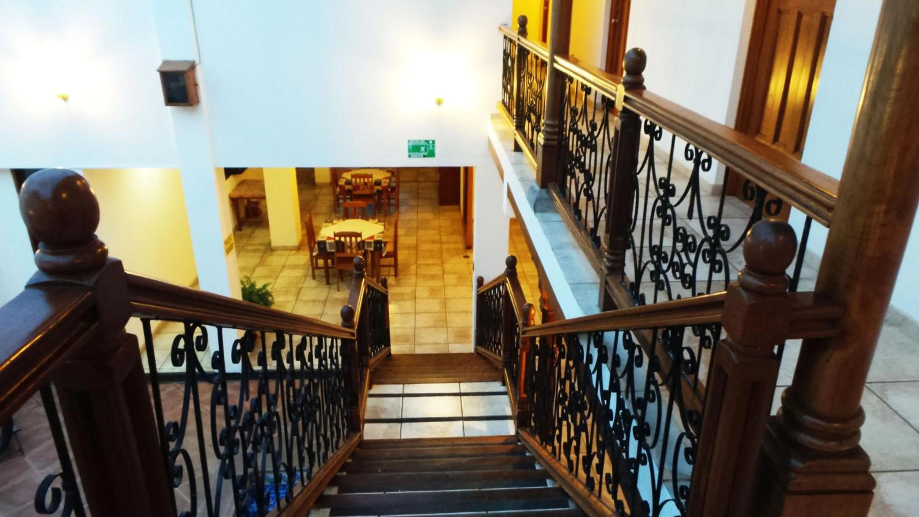 Restaurant/places to eat in El Almirante