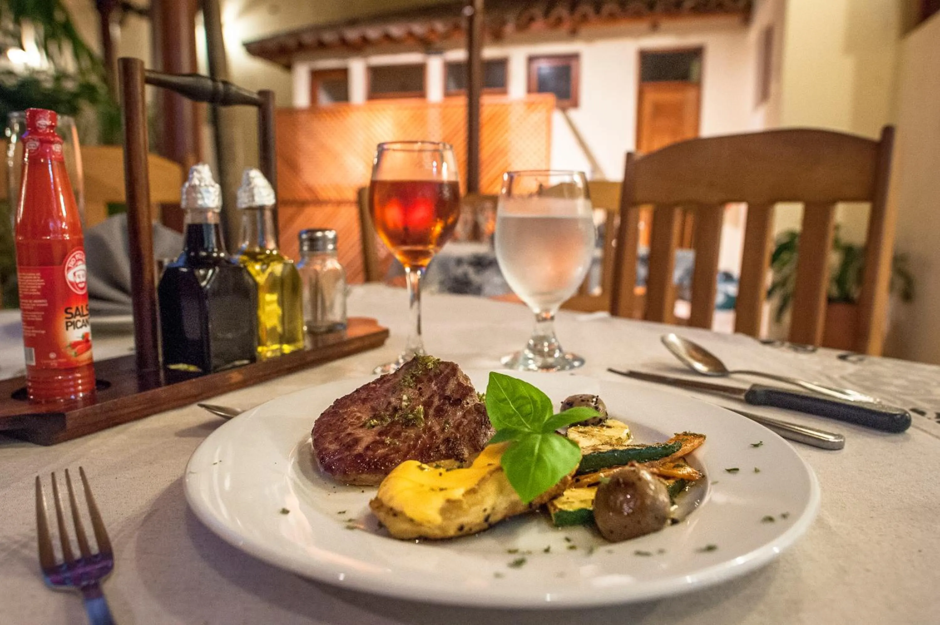 Restaurant/places to eat in El Almirante