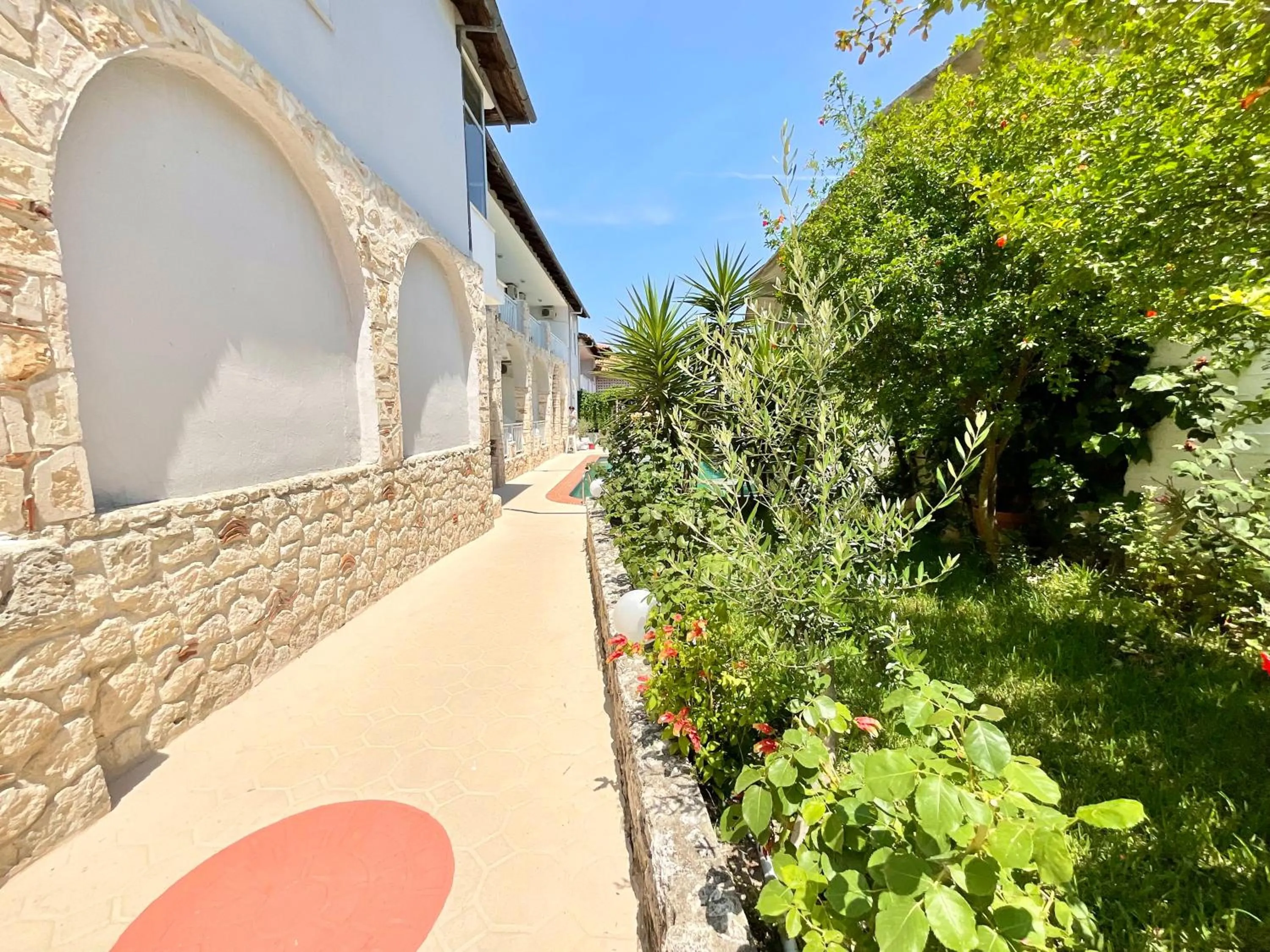 Property building in Hotel Pighi