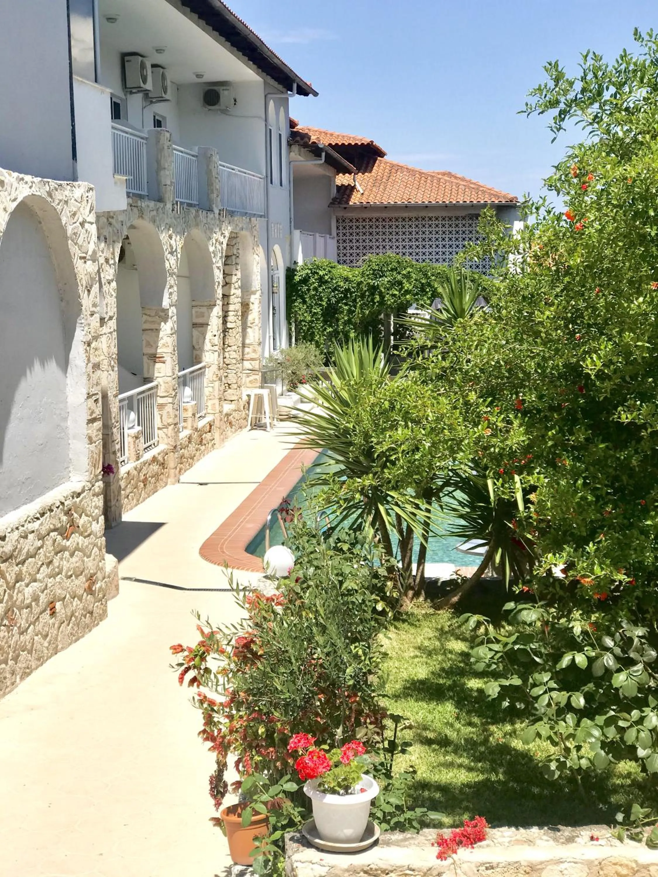 Property building in Hotel Pighi