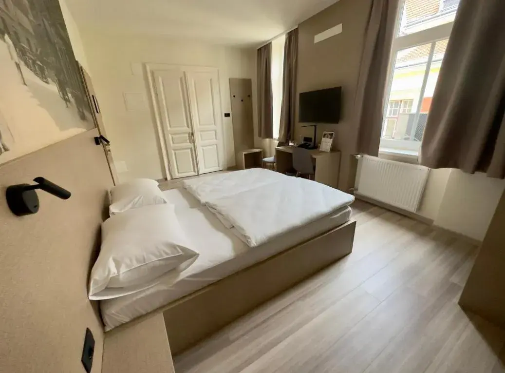 Bedroom, Bed in Hotel Evropa Bedroom, Bed in Hotel Evropa