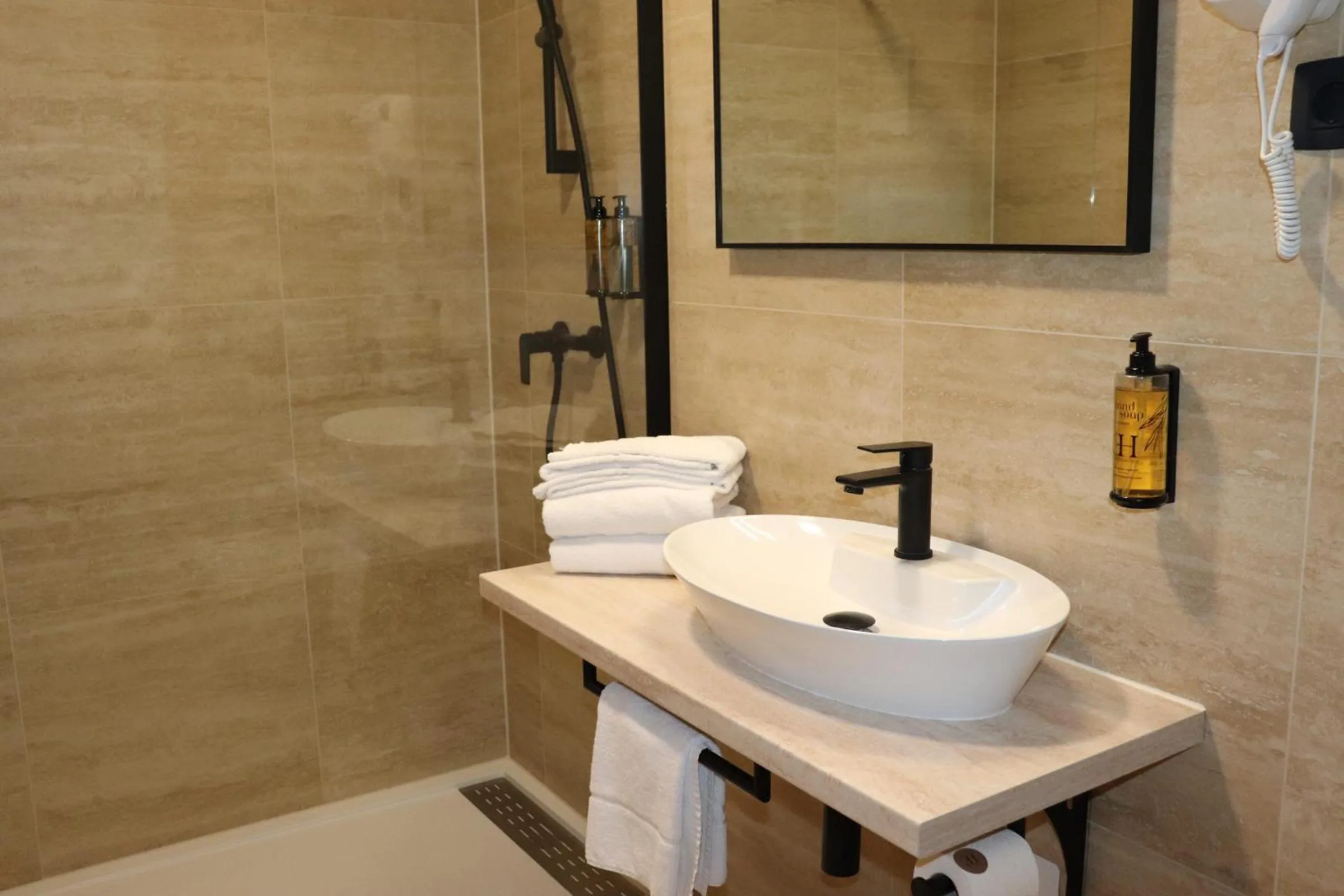 Shower in Hotel Evropa