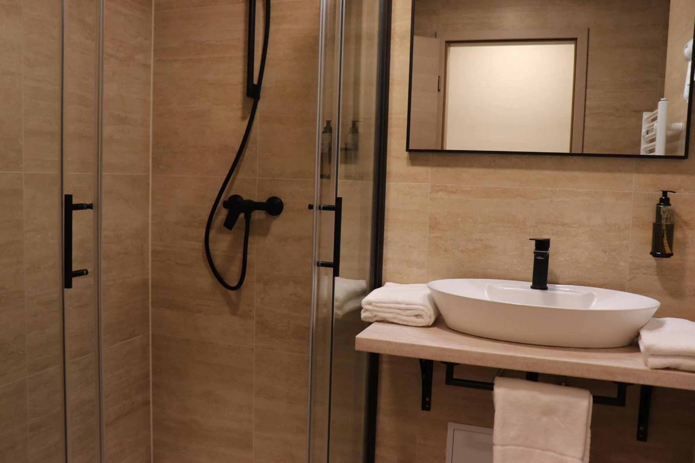 Shower in Hotel Evropa