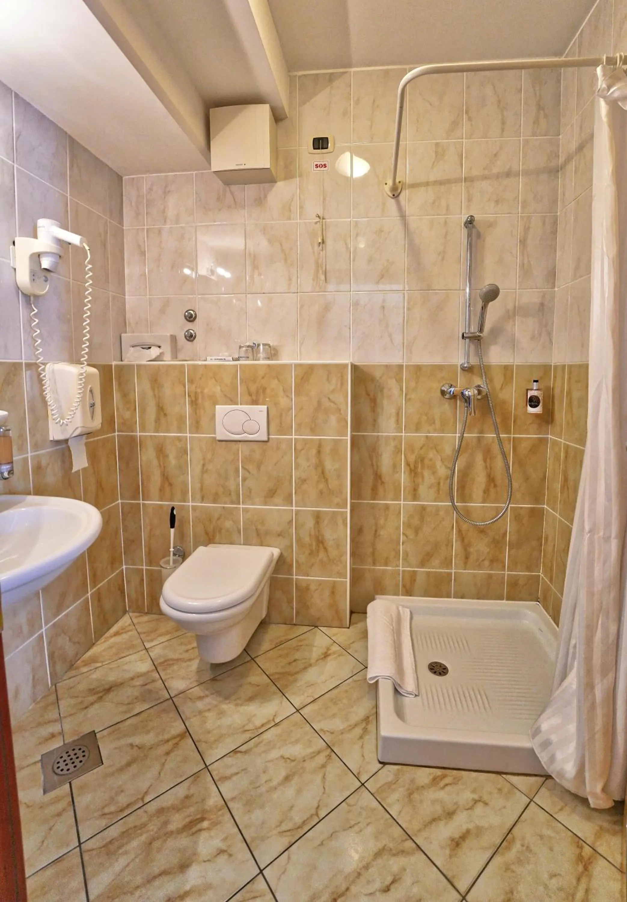 Shower in Hotel Krek Superior