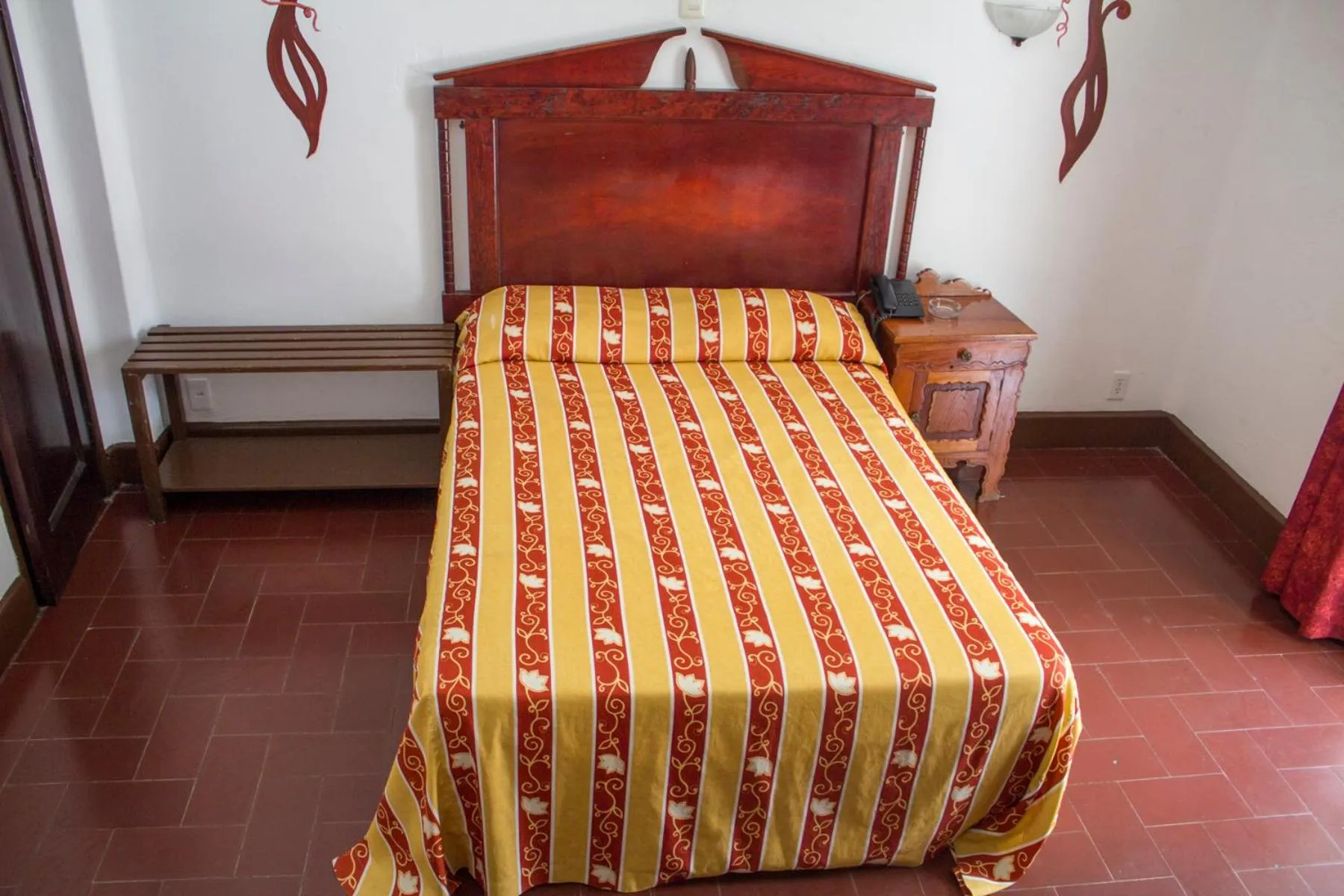 Bed in Hotel Colonial