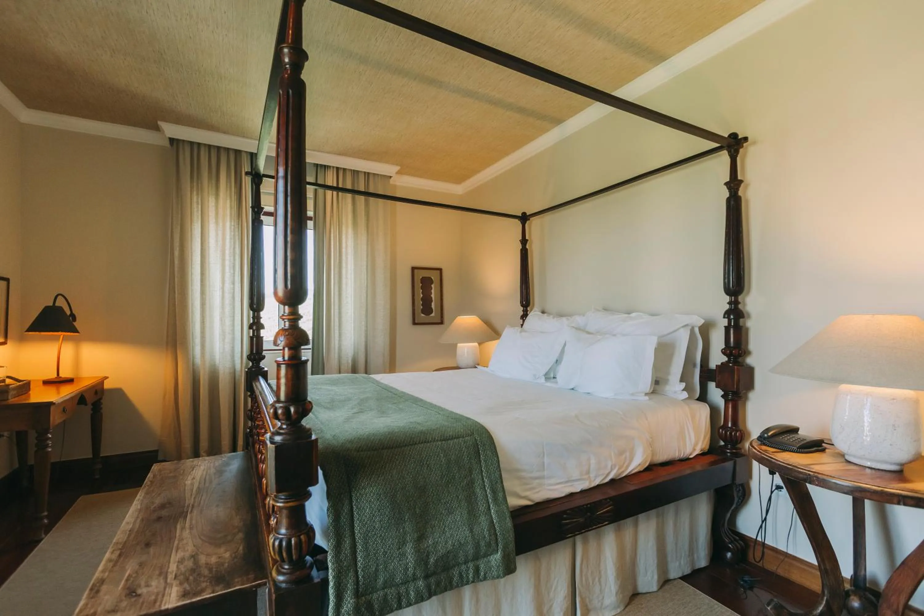 Bed in The Manor House Celeirós