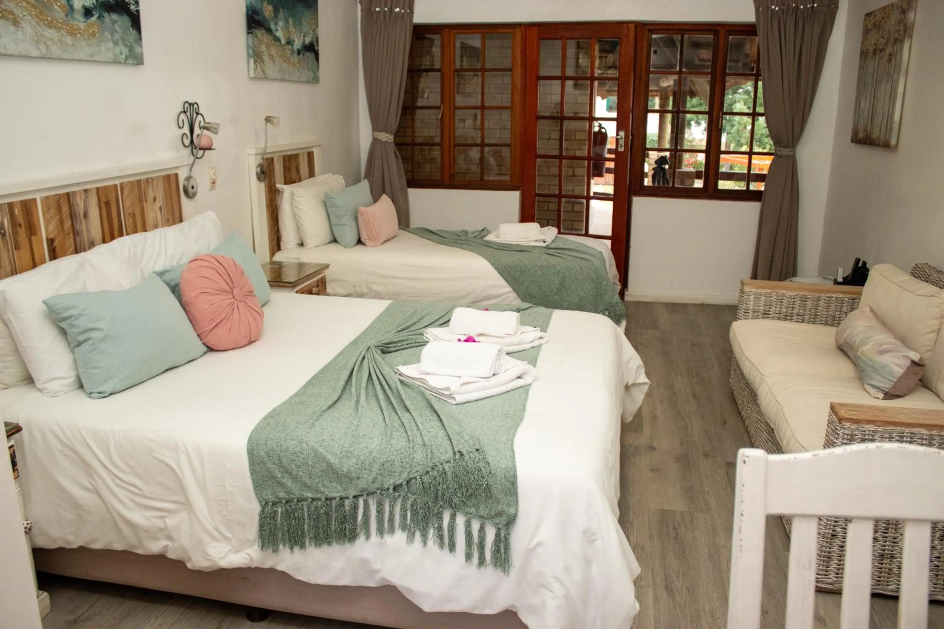Photo of the whole room, Bed in Storms River Guest Lodge