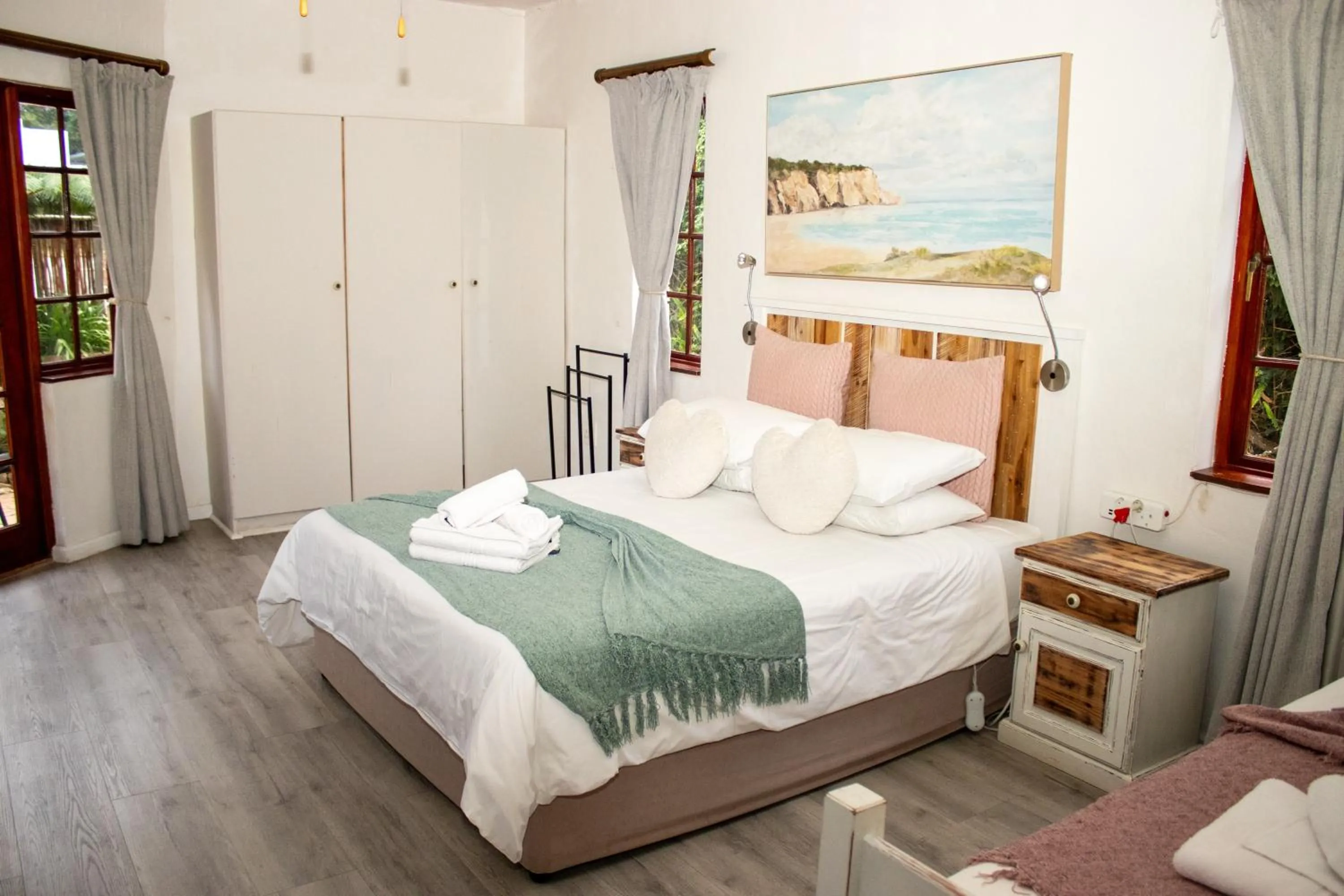 Bedroom, Bed in Storms River Guest Lodge