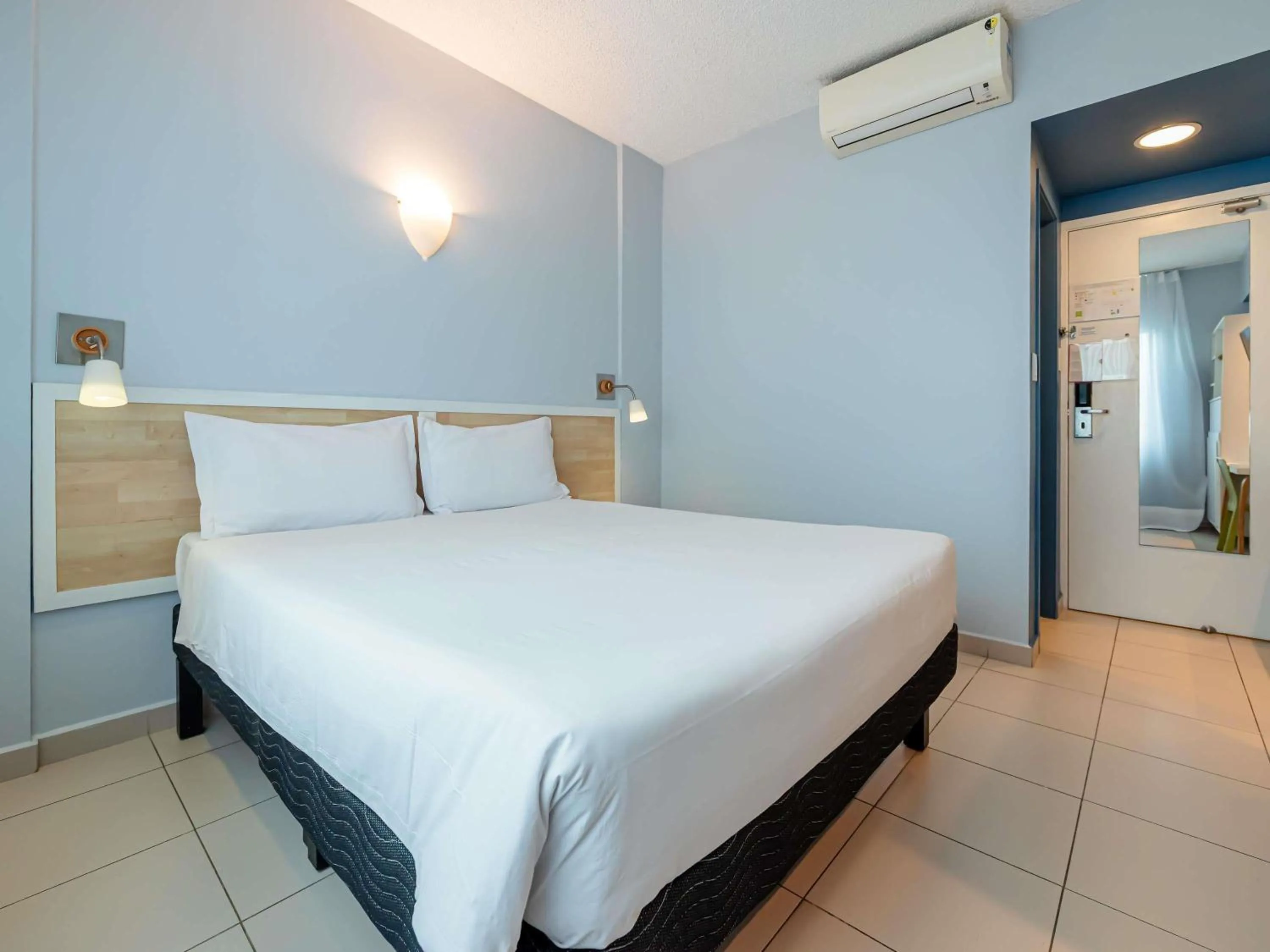 Bedroom, Bed in ibis Styles Manaus