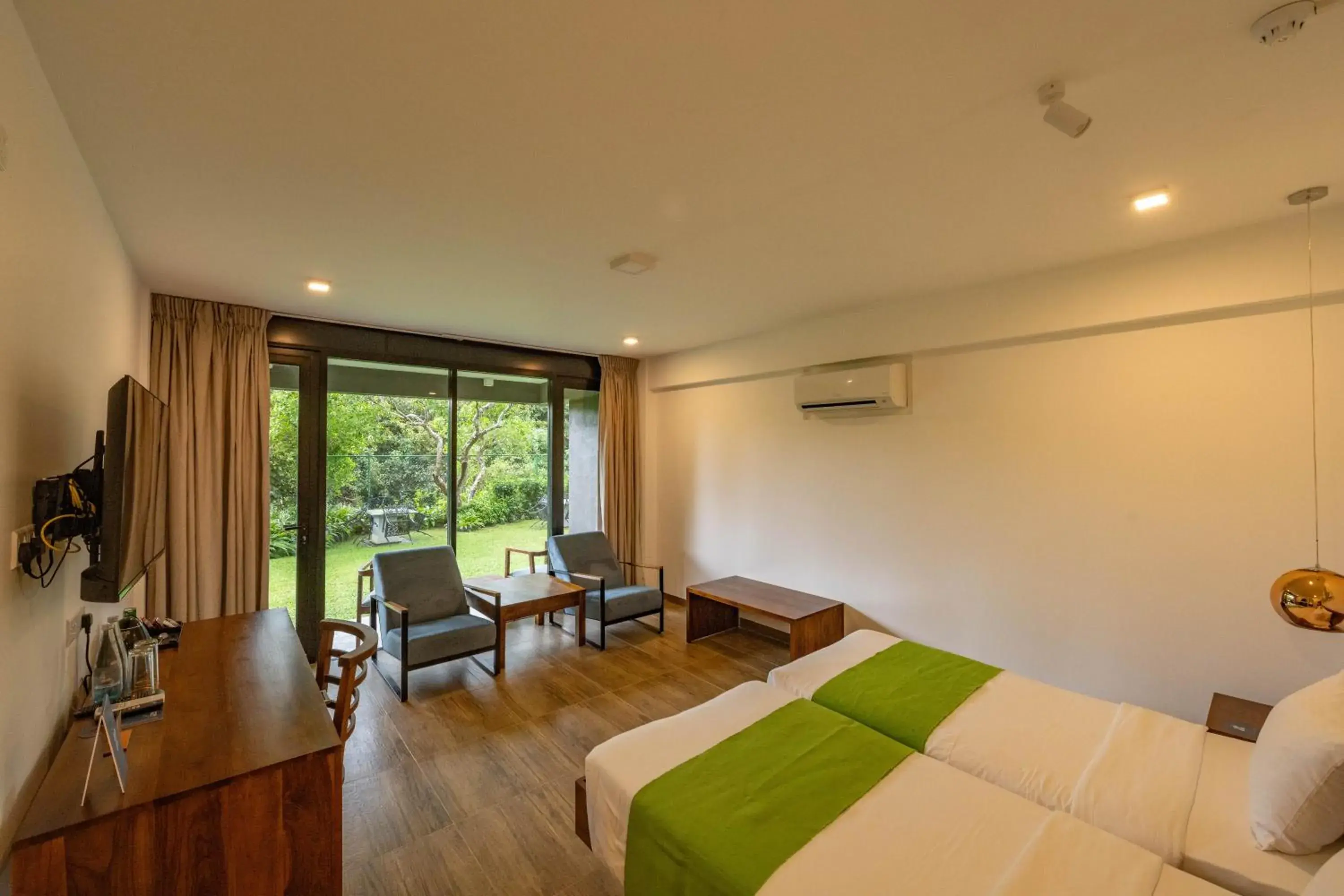 Bed in Agnus Unawatuna Bed in Agnus Unawatuna