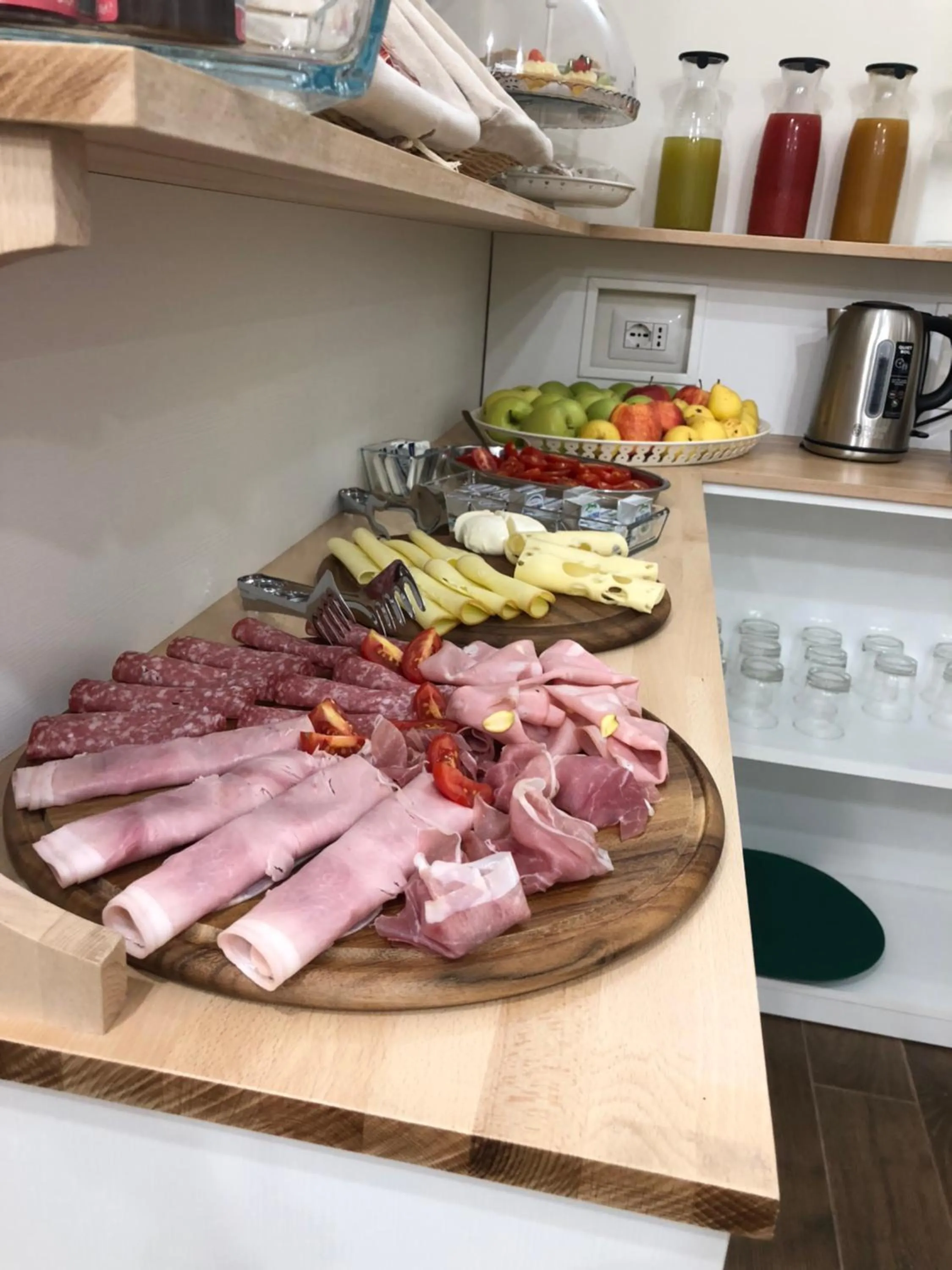 Food and drinks in Khome Rooms & Apartment