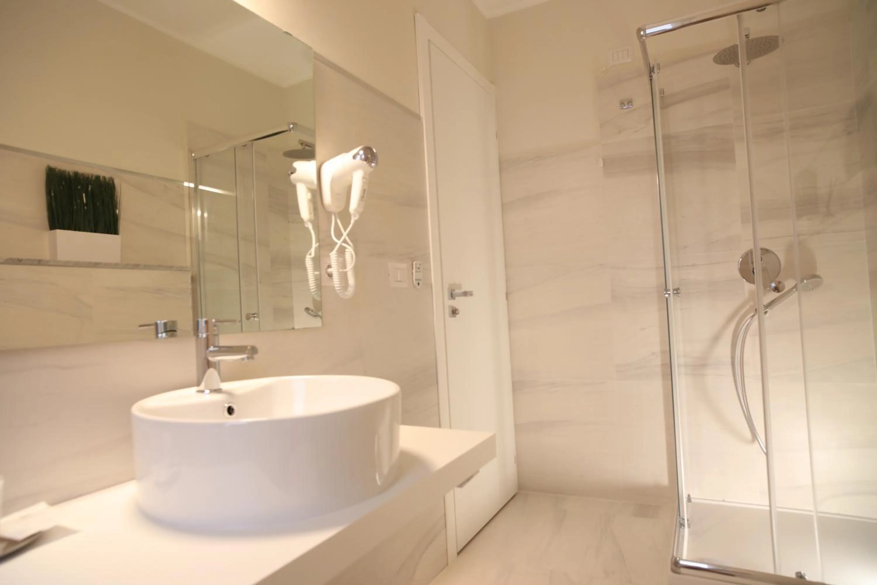 Shower in Khome Rooms & Apartment