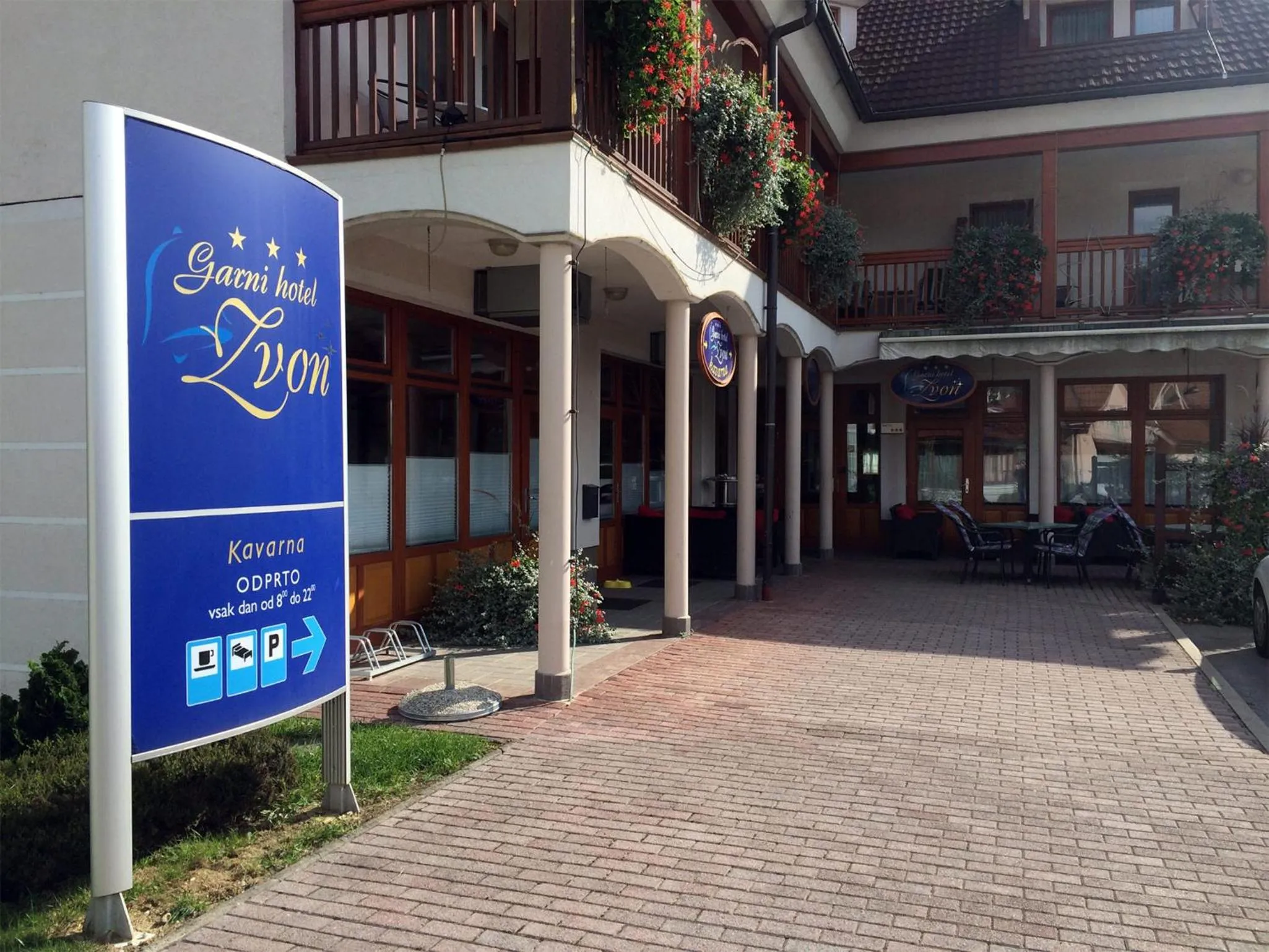 Facade/entrance in Garni Hotel Zvon
